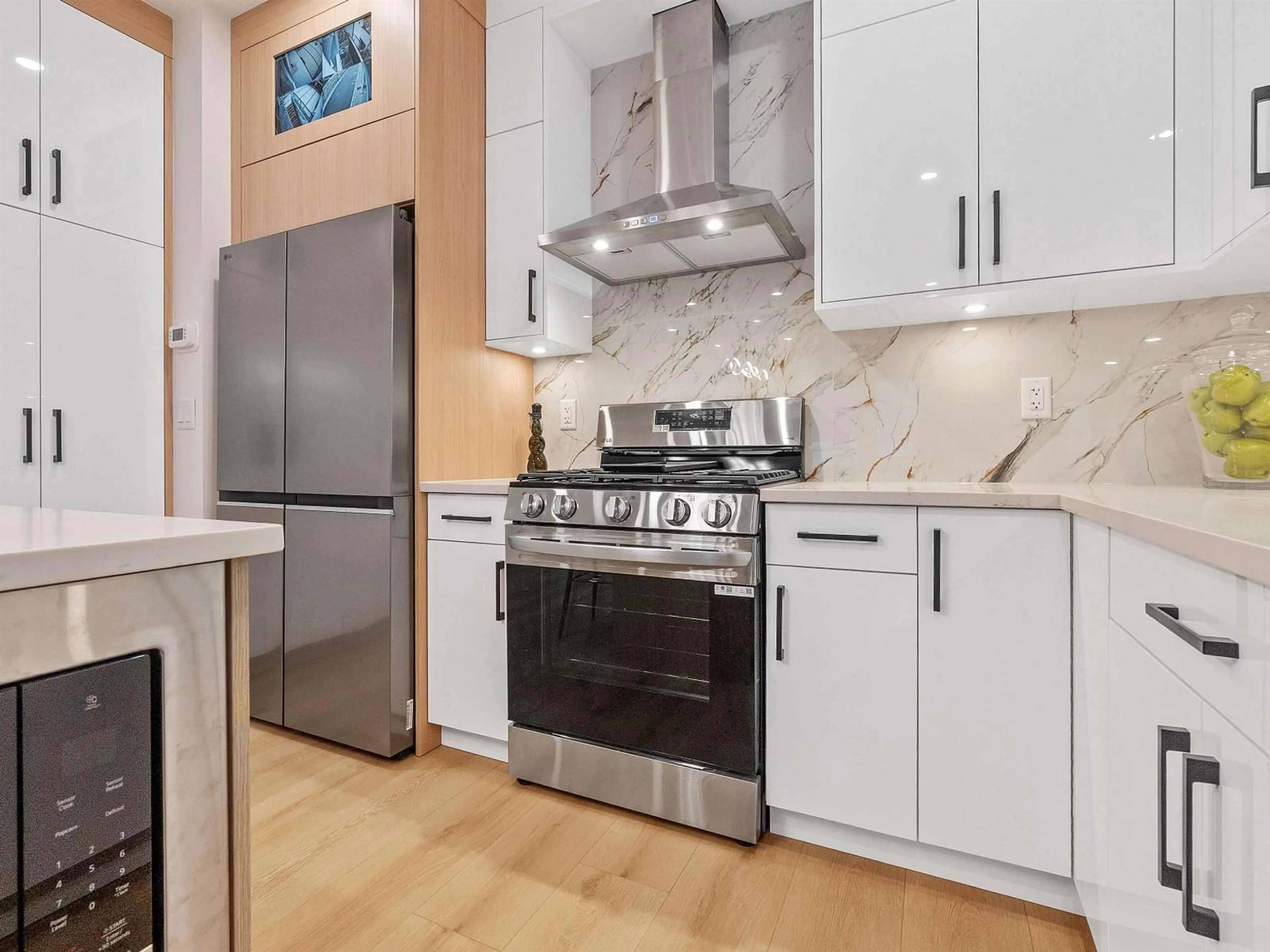 Unknown for 102 - 16689 16 AVENUE, Surrey British Columbia V3K3V9