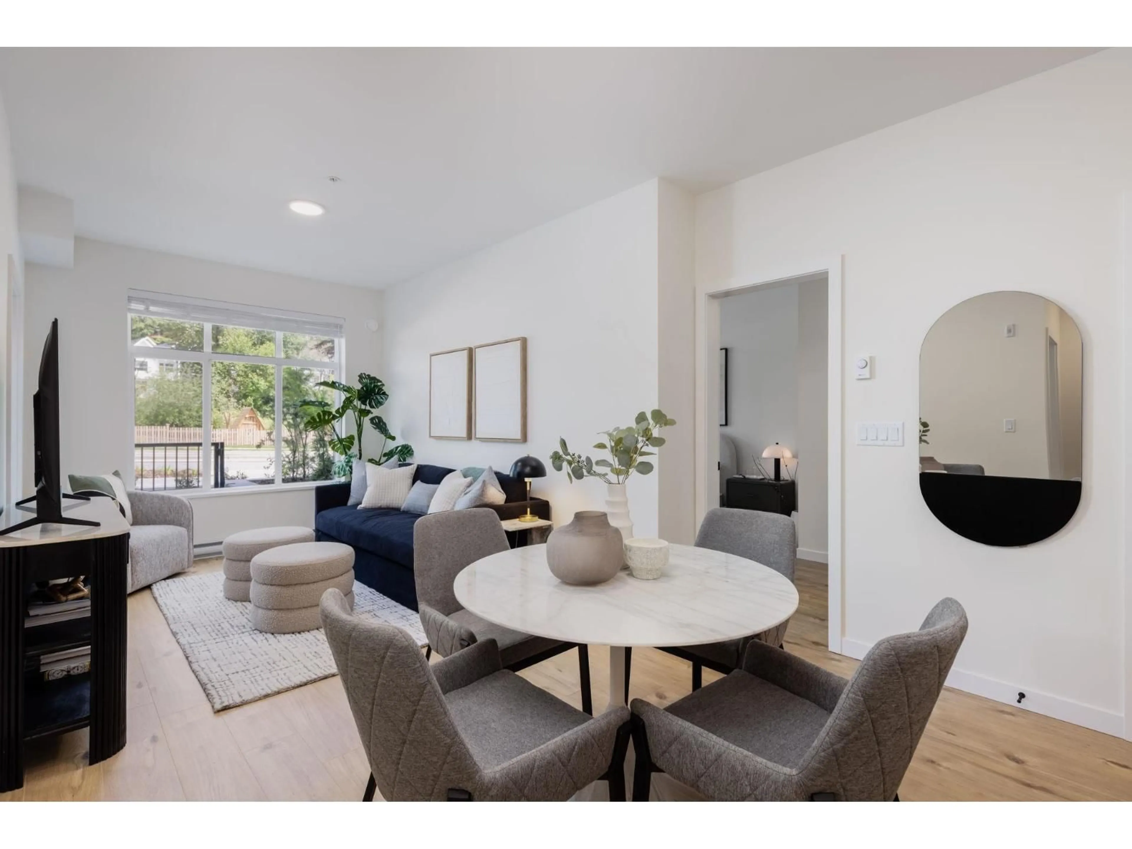 Living room with furniture, unknown for 409 - 33920 BEST AVENUE, Mission British Columbia V2V0L9