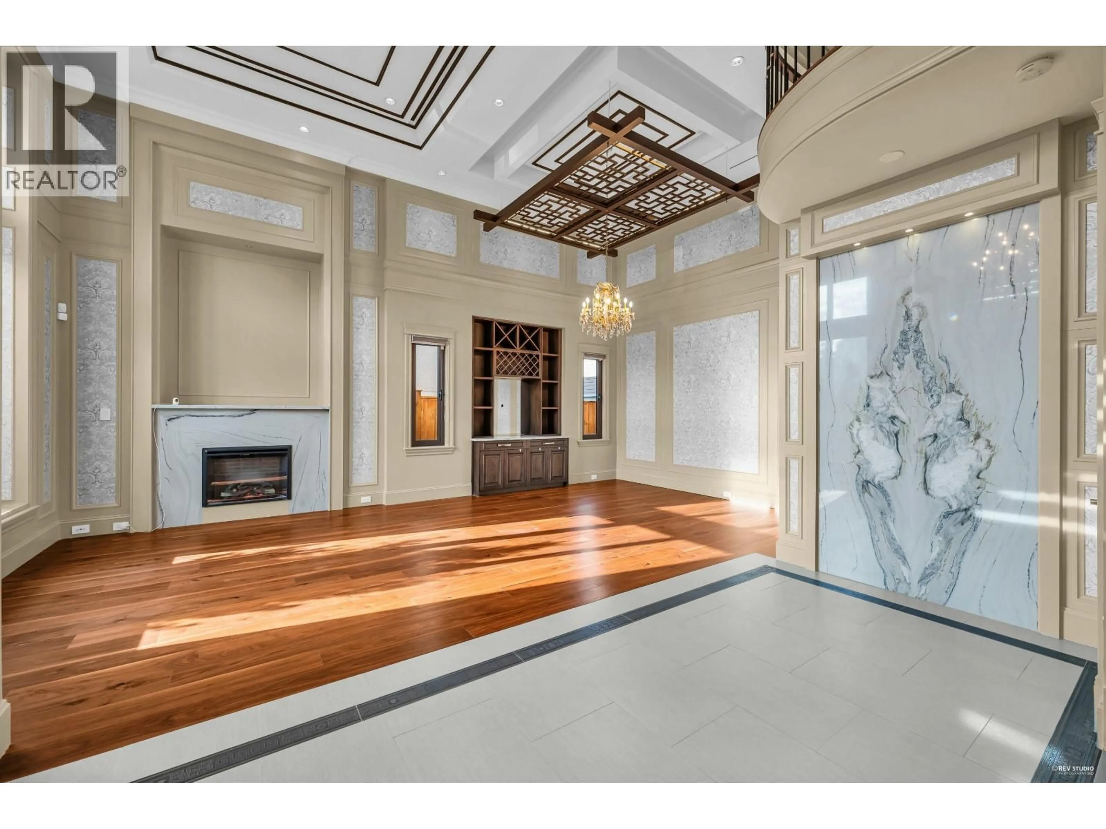 Indoor foyer for 4691 FOXGLOVE CRESCENT, Richmond British Columbia V7C2K4