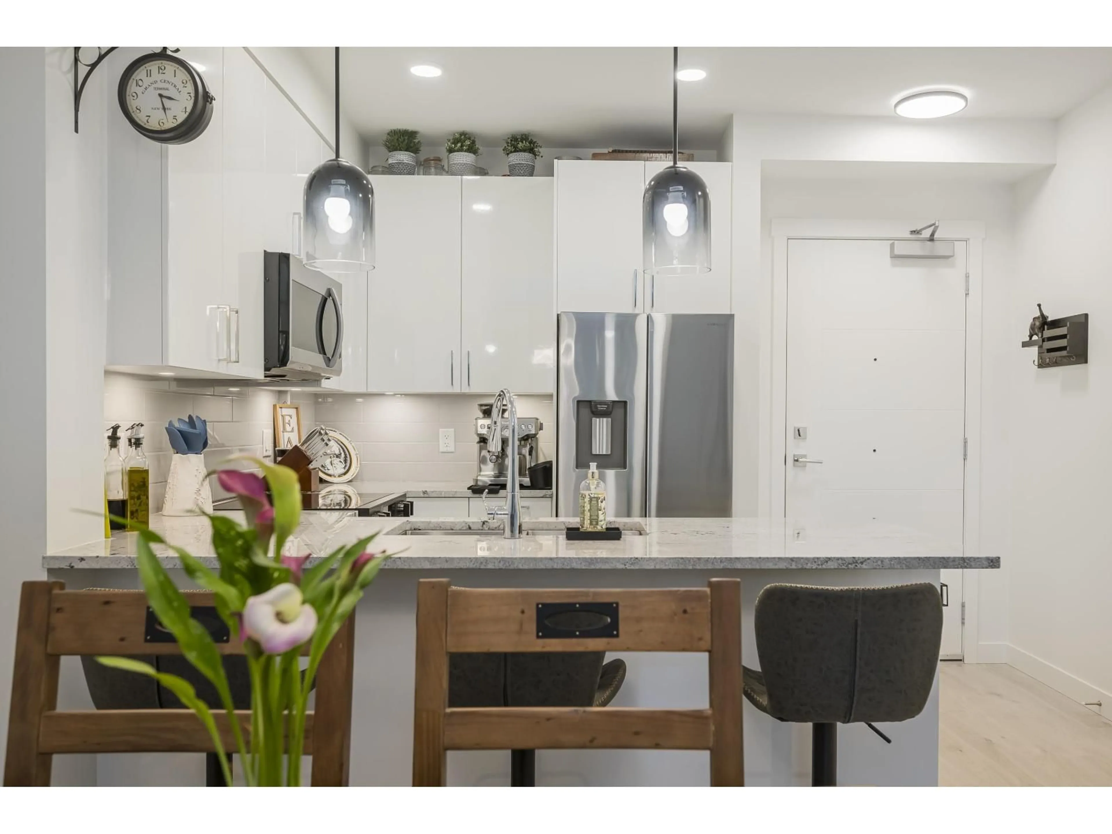 Open concept kitchen, unknown for 106 - 5504 BRYDON CRESCENT, Langley British Columbia V3A0R3