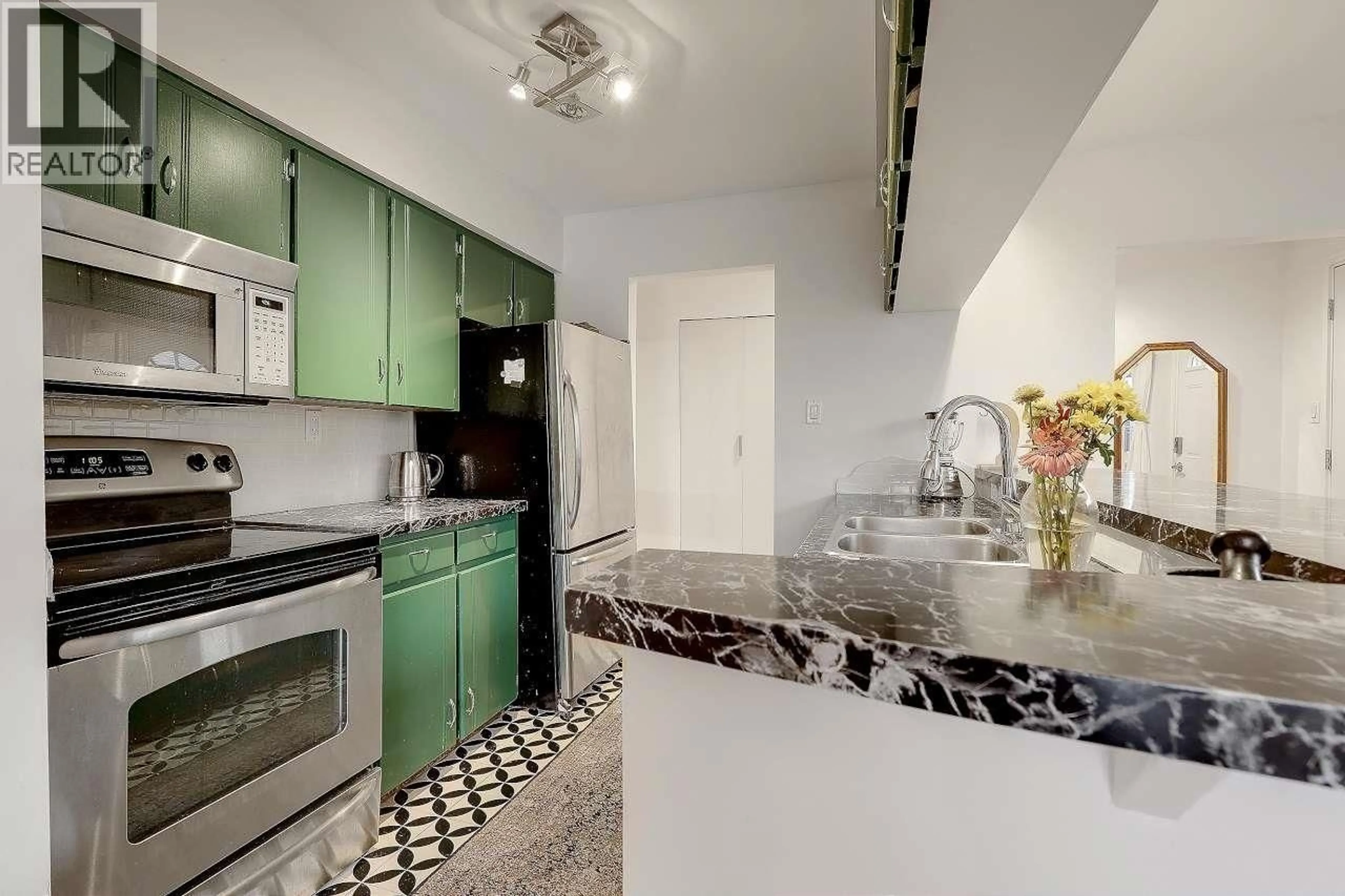 Standard kitchen, ceramic/tile floor for 1479 ELINOR CRESCENT, Port Coquitlam British Columbia V3C6M5