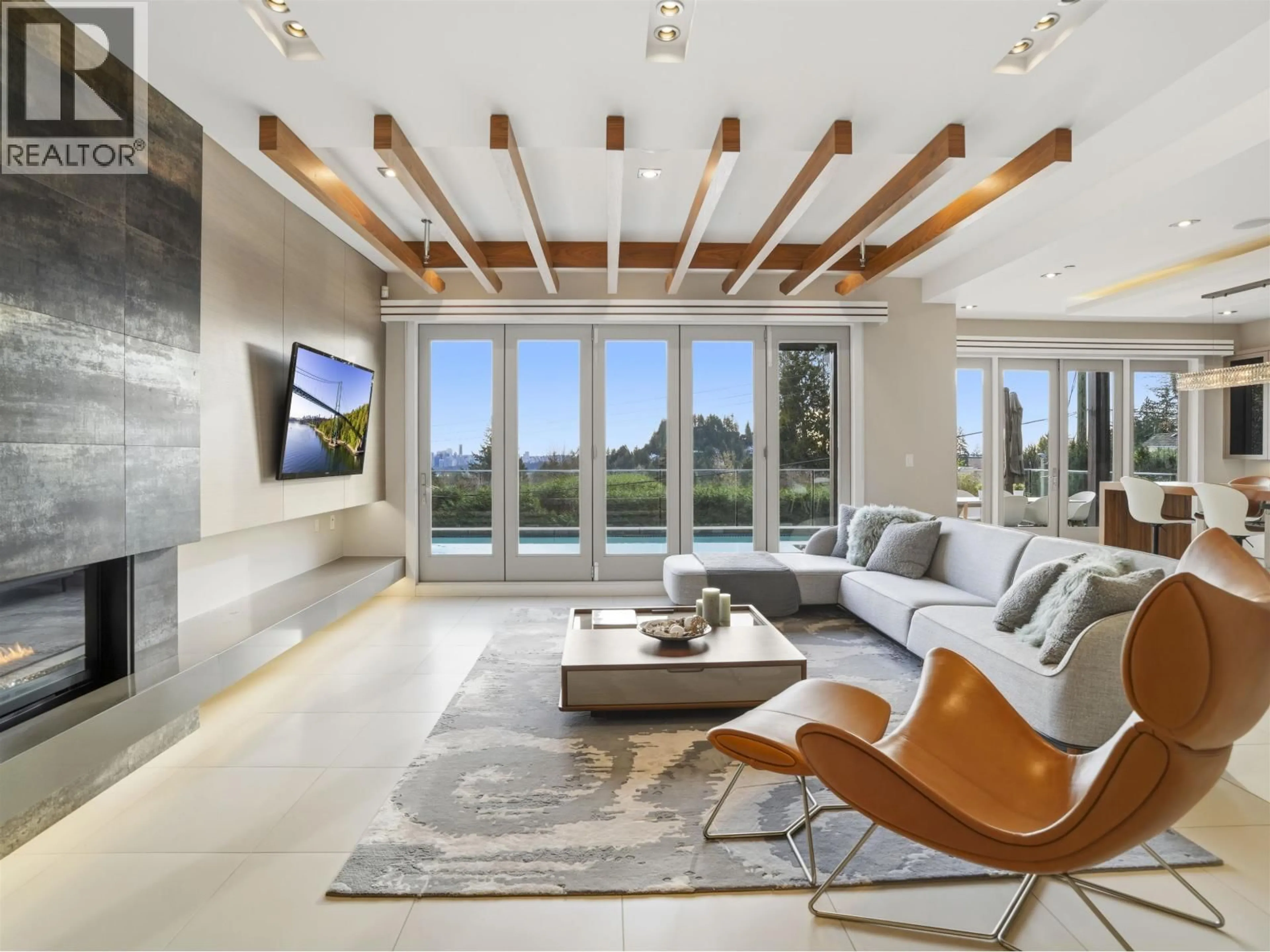 Living room with furniture, unknown for 720 PARKSIDE ROAD, West Vancouver British Columbia V7S1P3