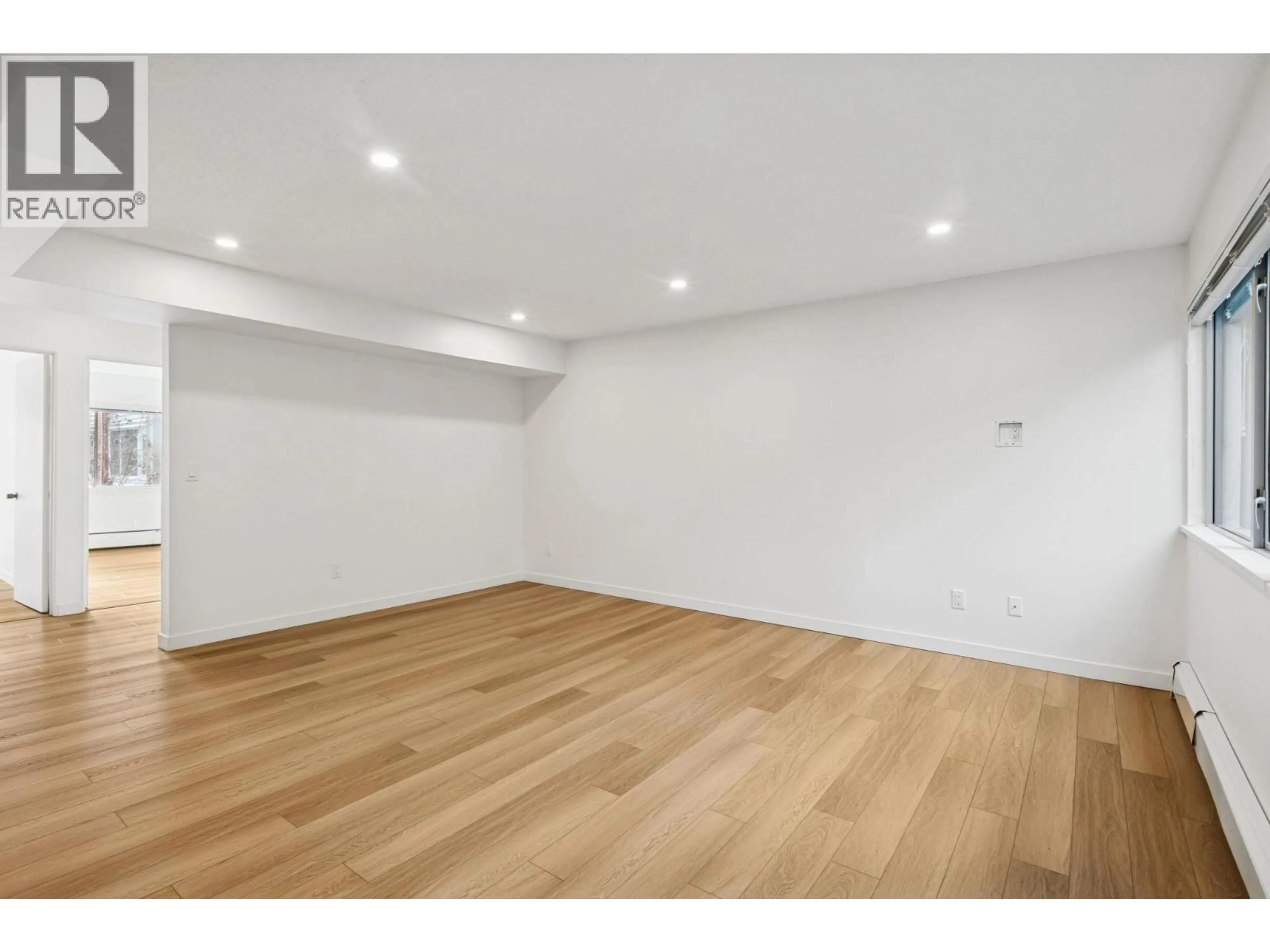 A pic of a room for 879 WESTVIEW CRESCENT, North Vancouver British Columbia V7N2L5