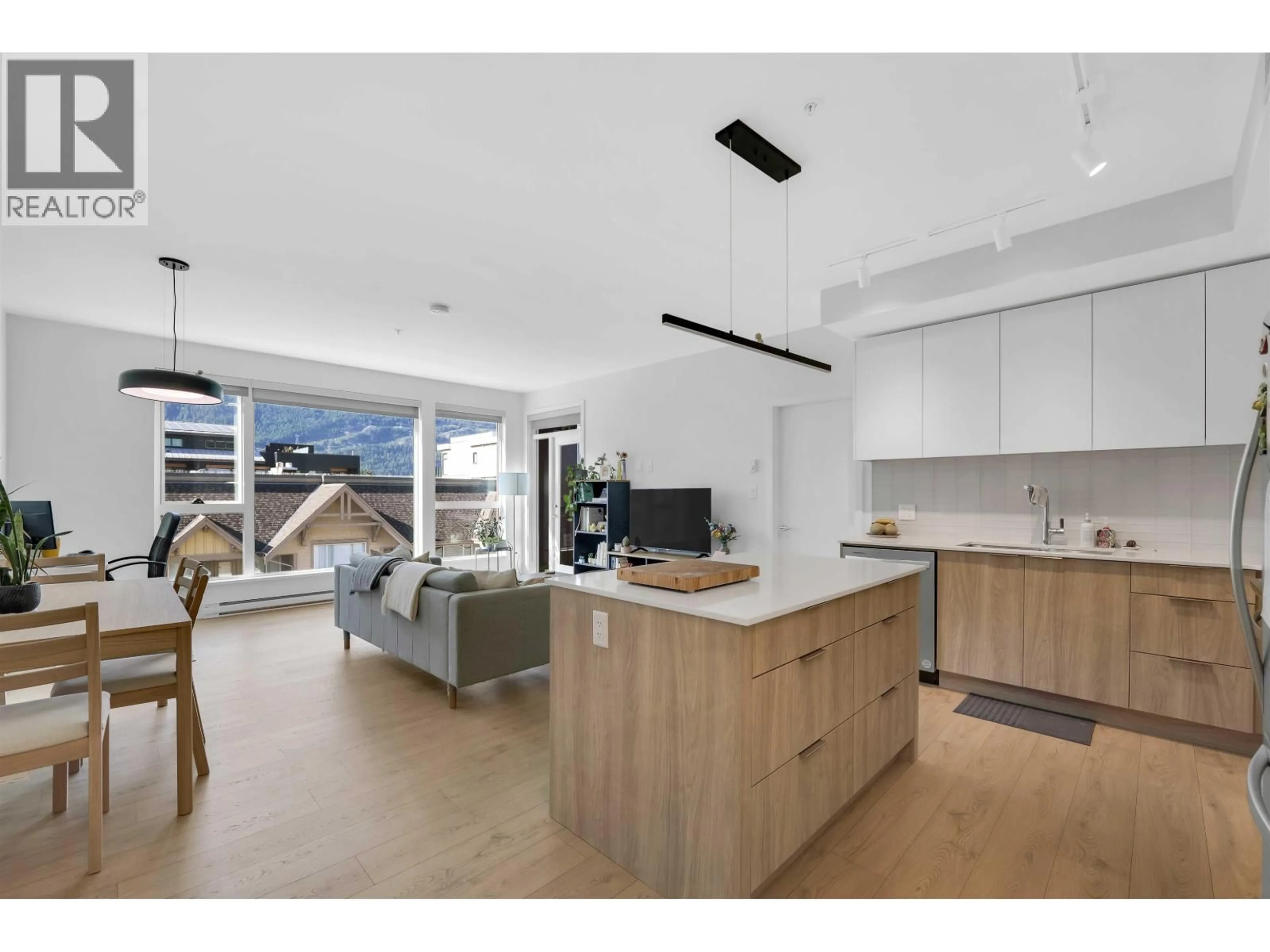 Open concept kitchen, unknown for 607 - 1365 VICTORIA STREET, Squamish British Columbia V0N3G0