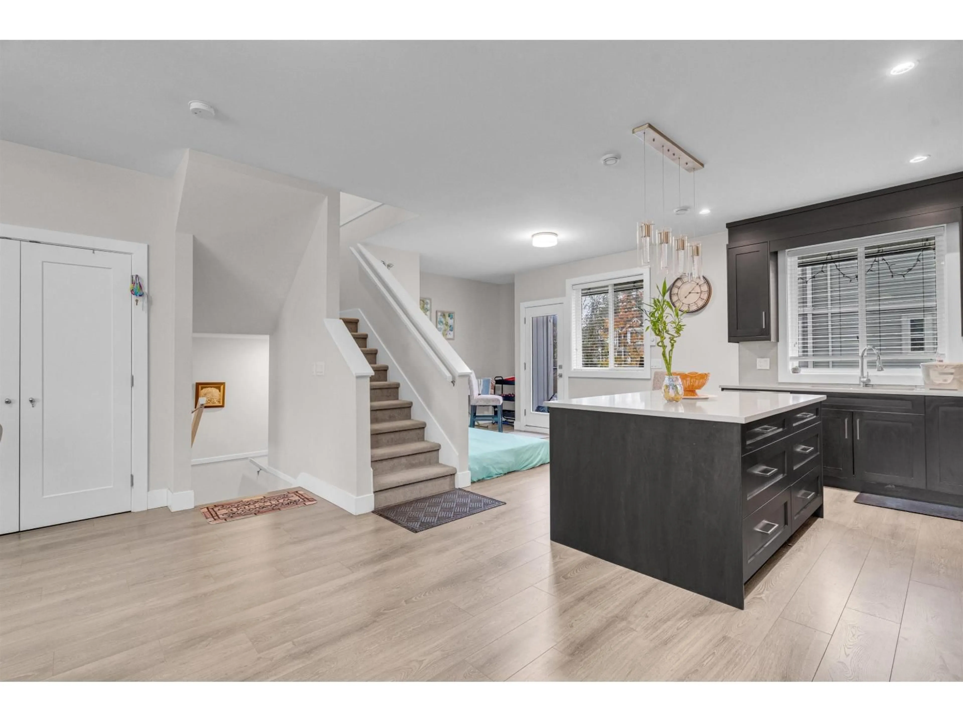 Open concept kitchen, unknown for 2 - 32035 MT WADDINGTON AVENUE, Abbotsford British Columbia V2T0H1