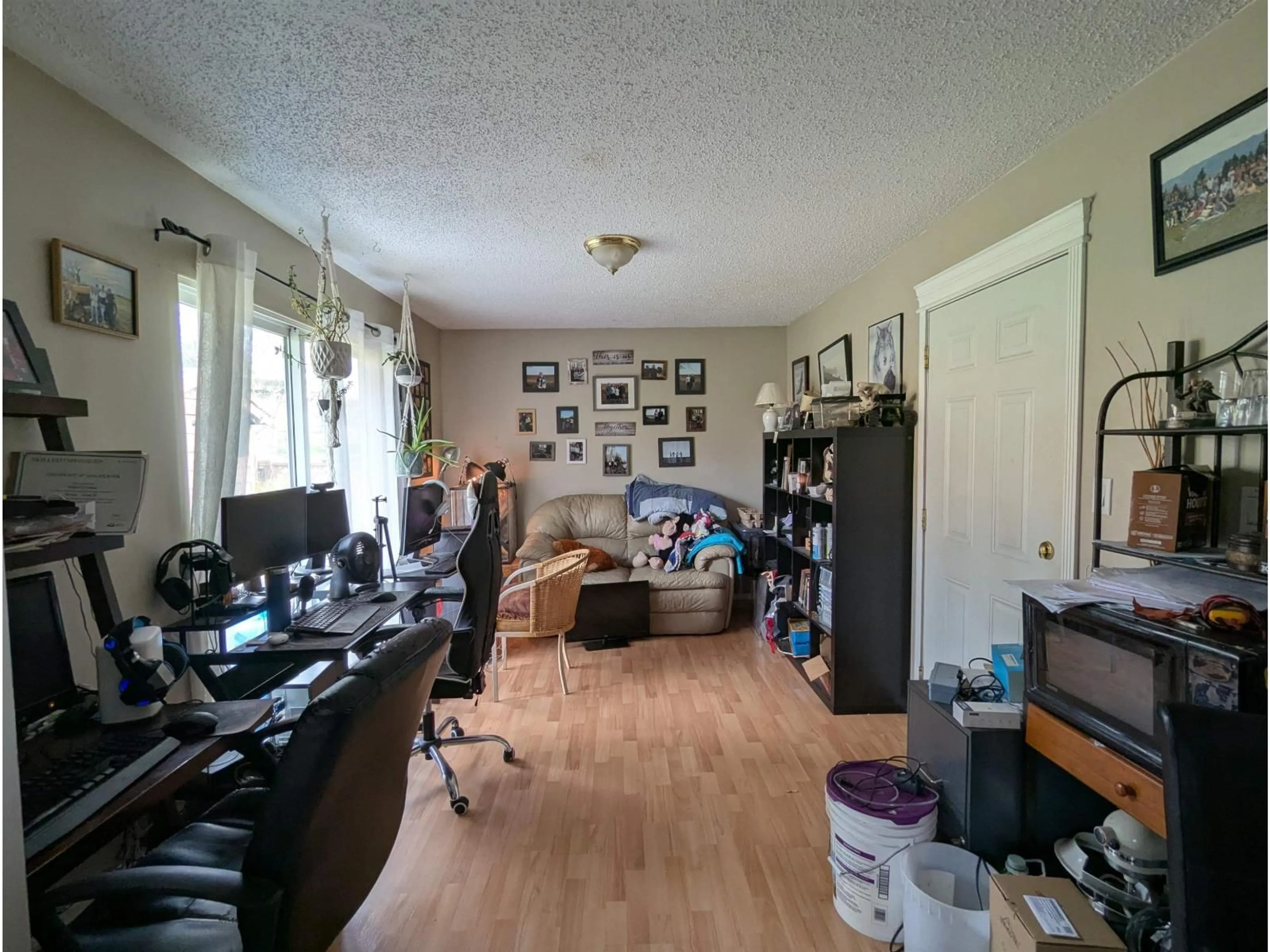 A pic of a room for 7936 EAGLE CRESCENT, Mission British Columbia V2V5G3
