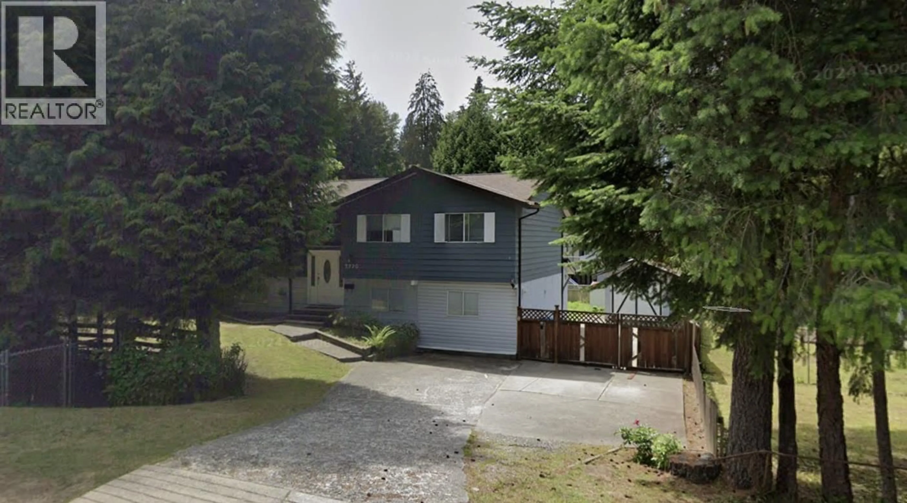 A pic from outside/outdoor area/front of a property/back of a property/a pic from drone, street for 3370 VIEWMOUNT DRIVE, Port Moody British Columbia V3H2M1