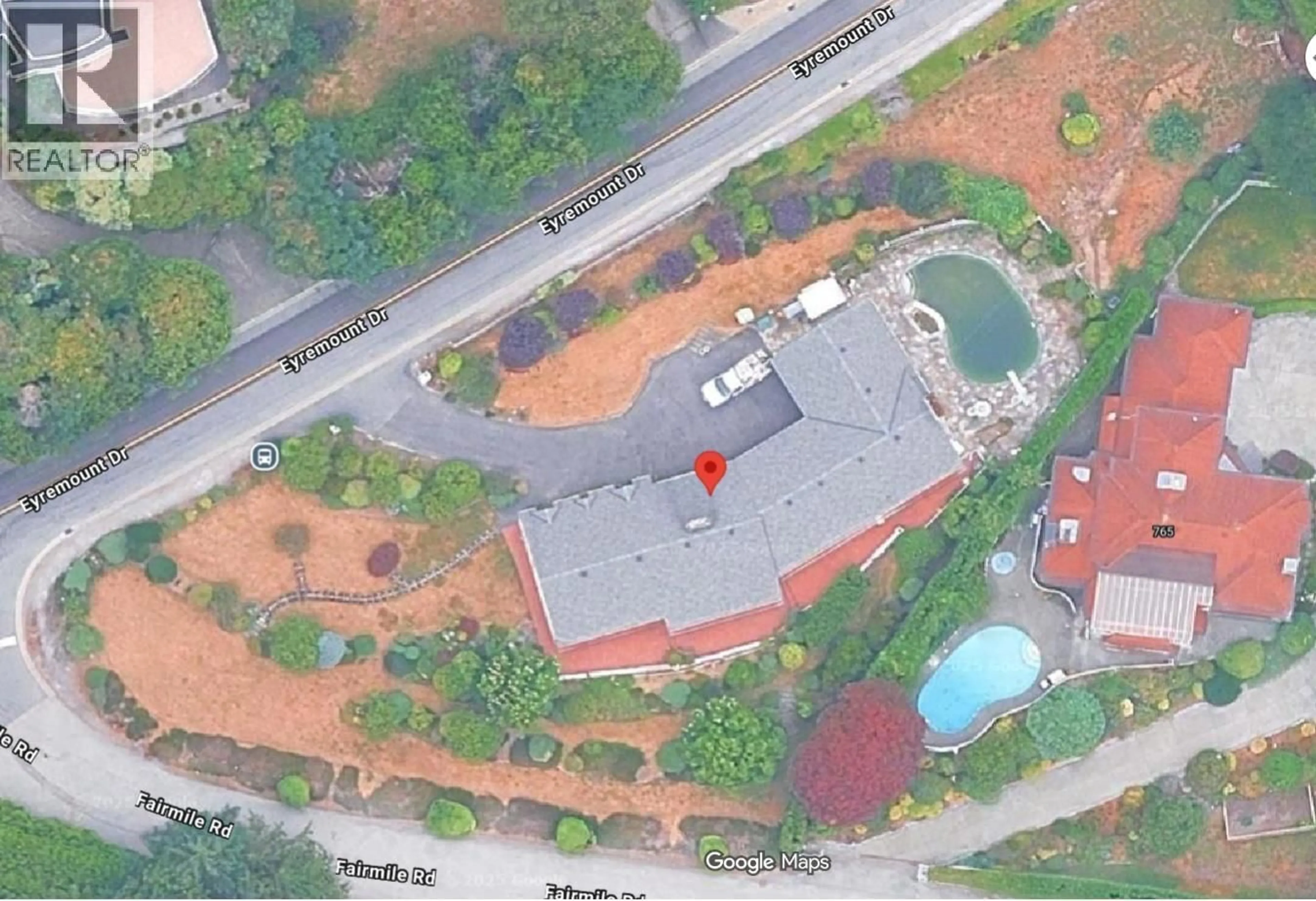 A pic from outside/outdoor area/front of a property/back of a property/a pic from drone, unknown for 805 EYREMOUNT DRIVE, West Vancouver British Columbia V7S2A8