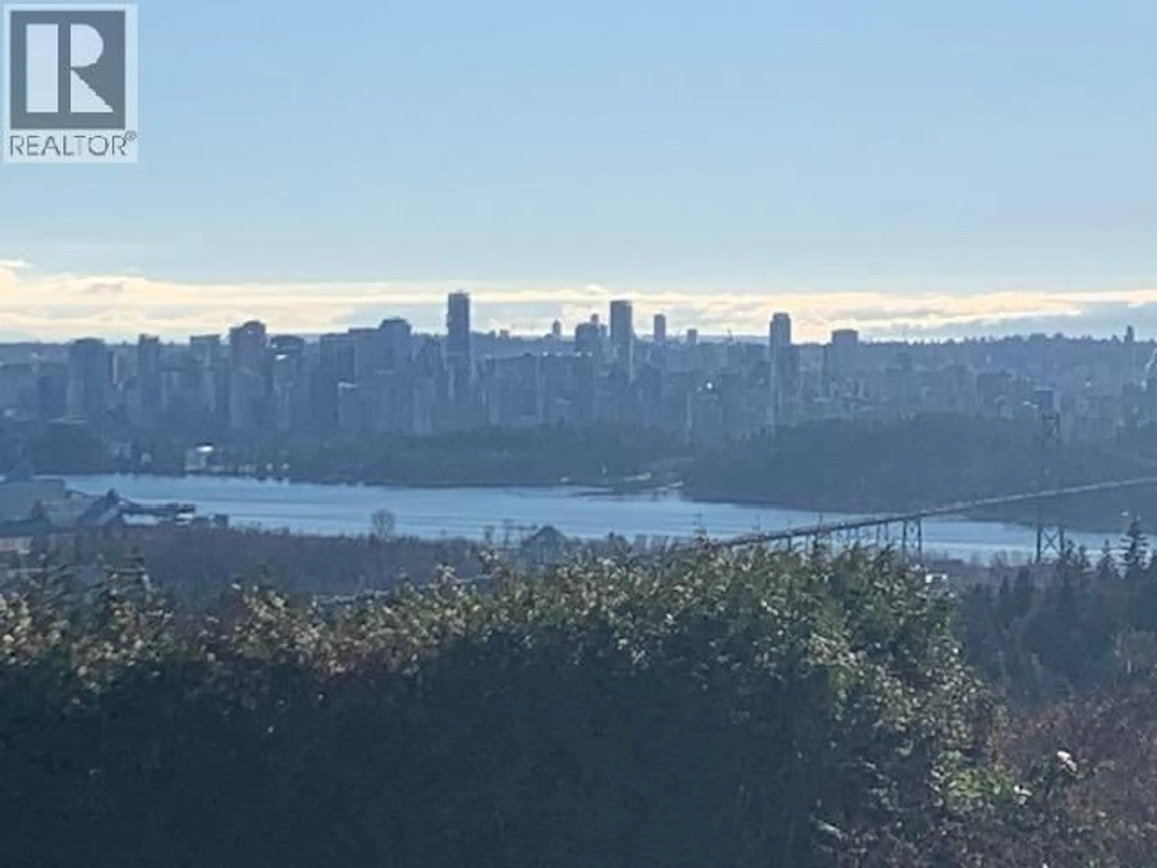 Blurry image for 805 EYREMOUNT DRIVE, West Vancouver British Columbia V7S2A8