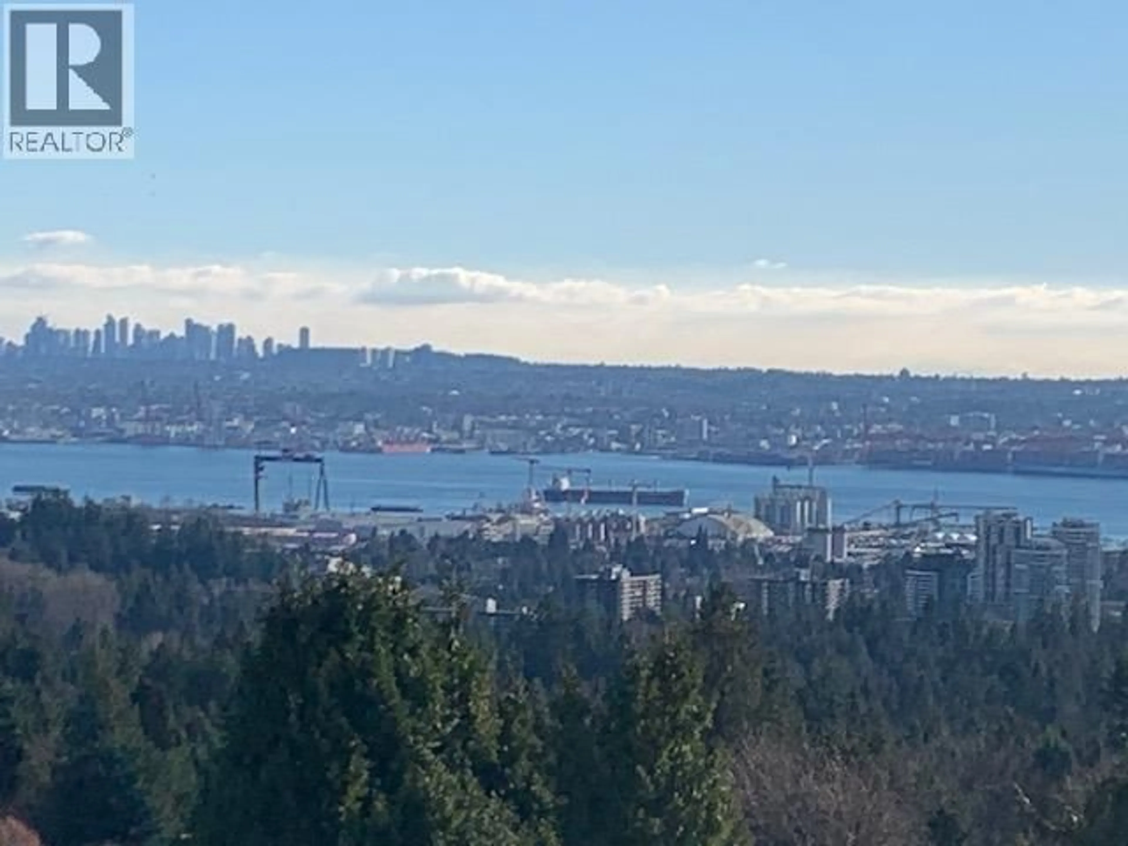 Blurry image for 805 EYREMOUNT DRIVE, West Vancouver British Columbia V7S2A8