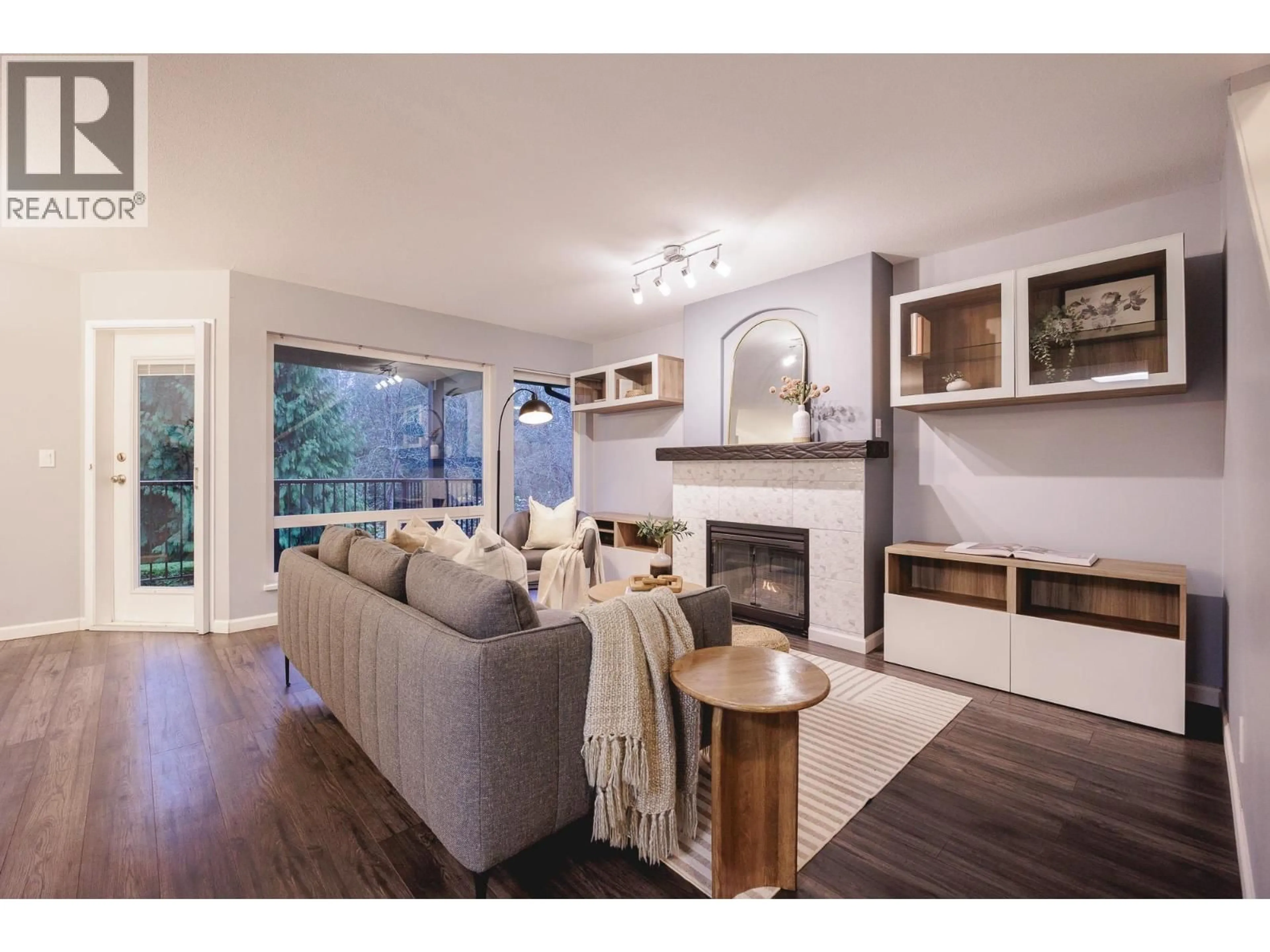 Living room with furniture, wood/laminate floor for 46 - 11737 236 STREET, Maple Ridge British Columbia V4R2E5