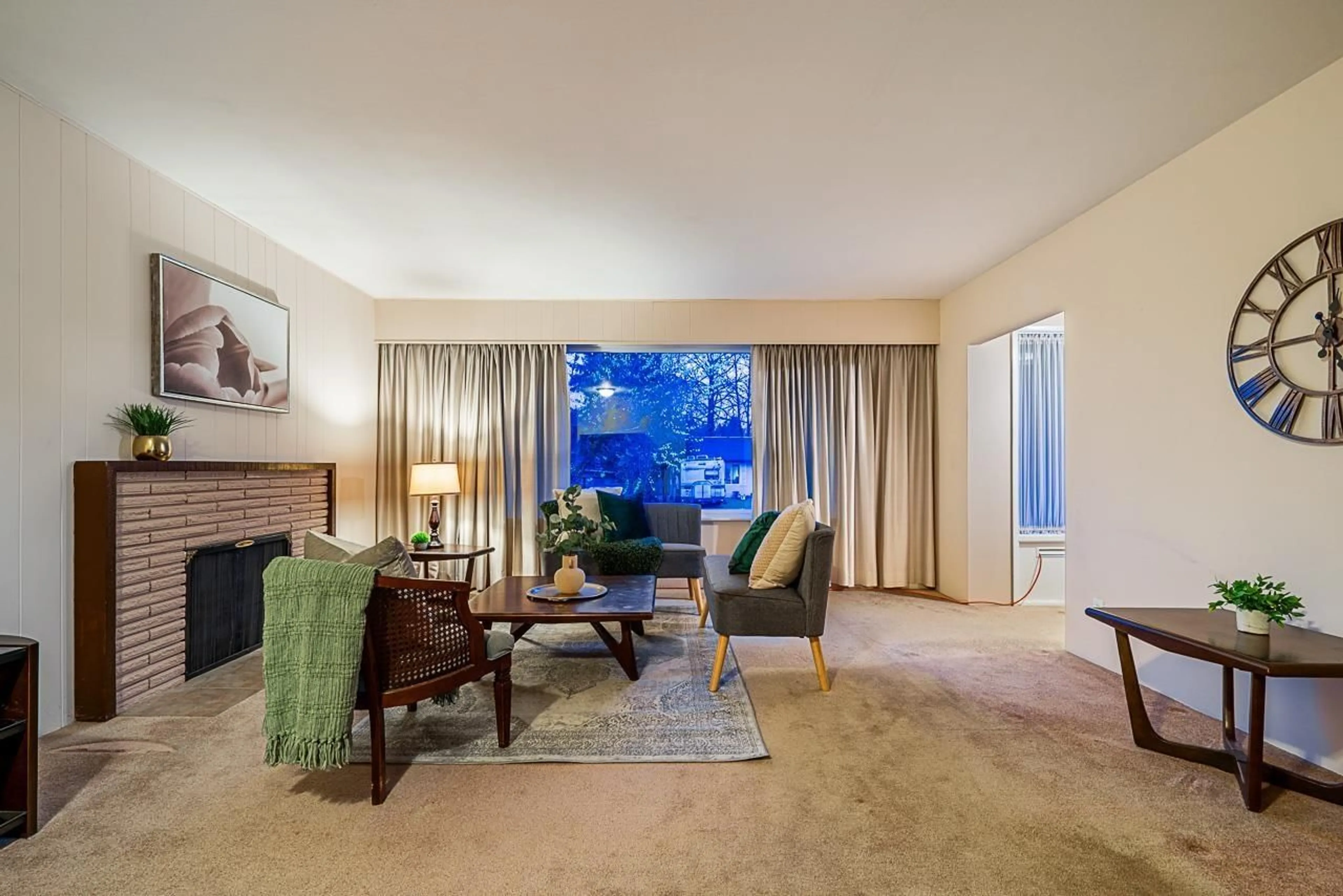 Living room with furniture, carpet floor for 11055 ORIOLE DRIVE, Surrey British Columbia V3R5A7