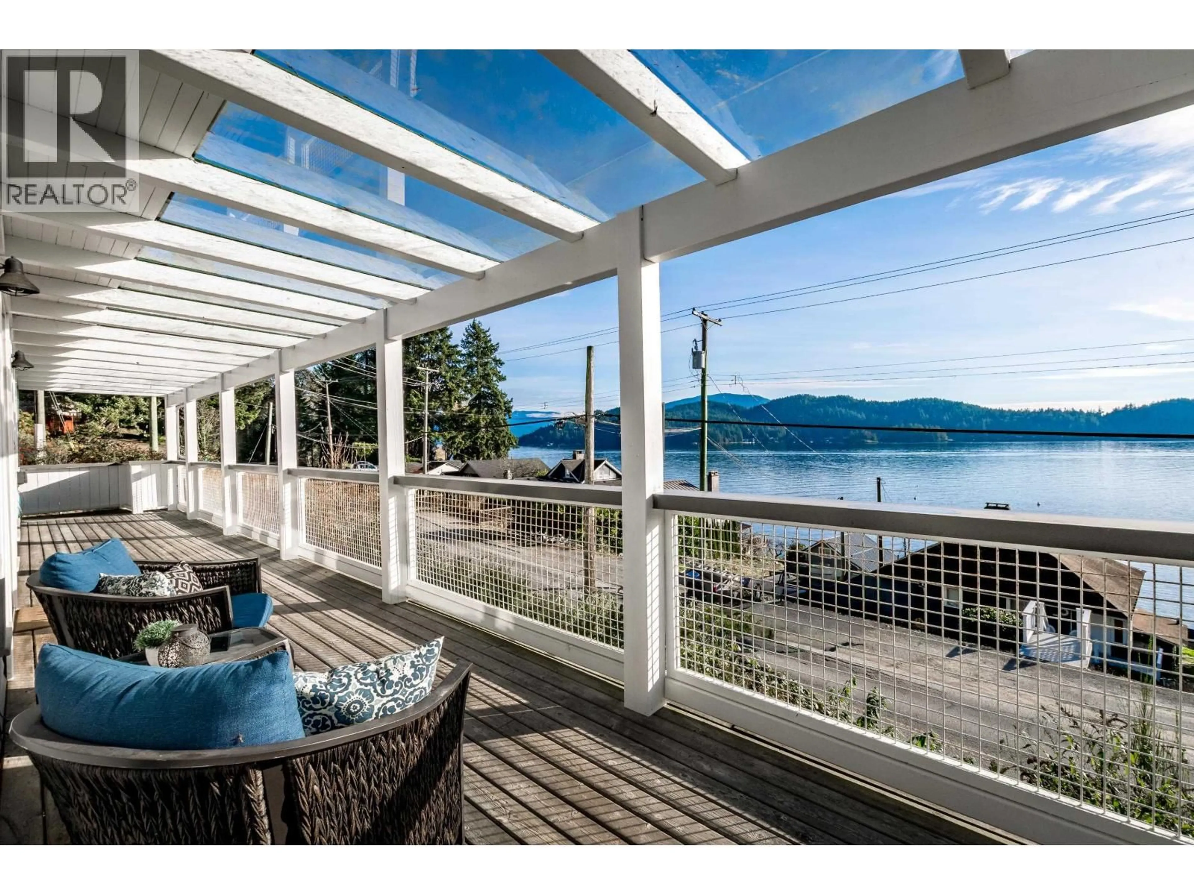 Patio, water/lake/river/ocean view for 811 MARINE DRIVE, Gibsons British Columbia V0N1V1