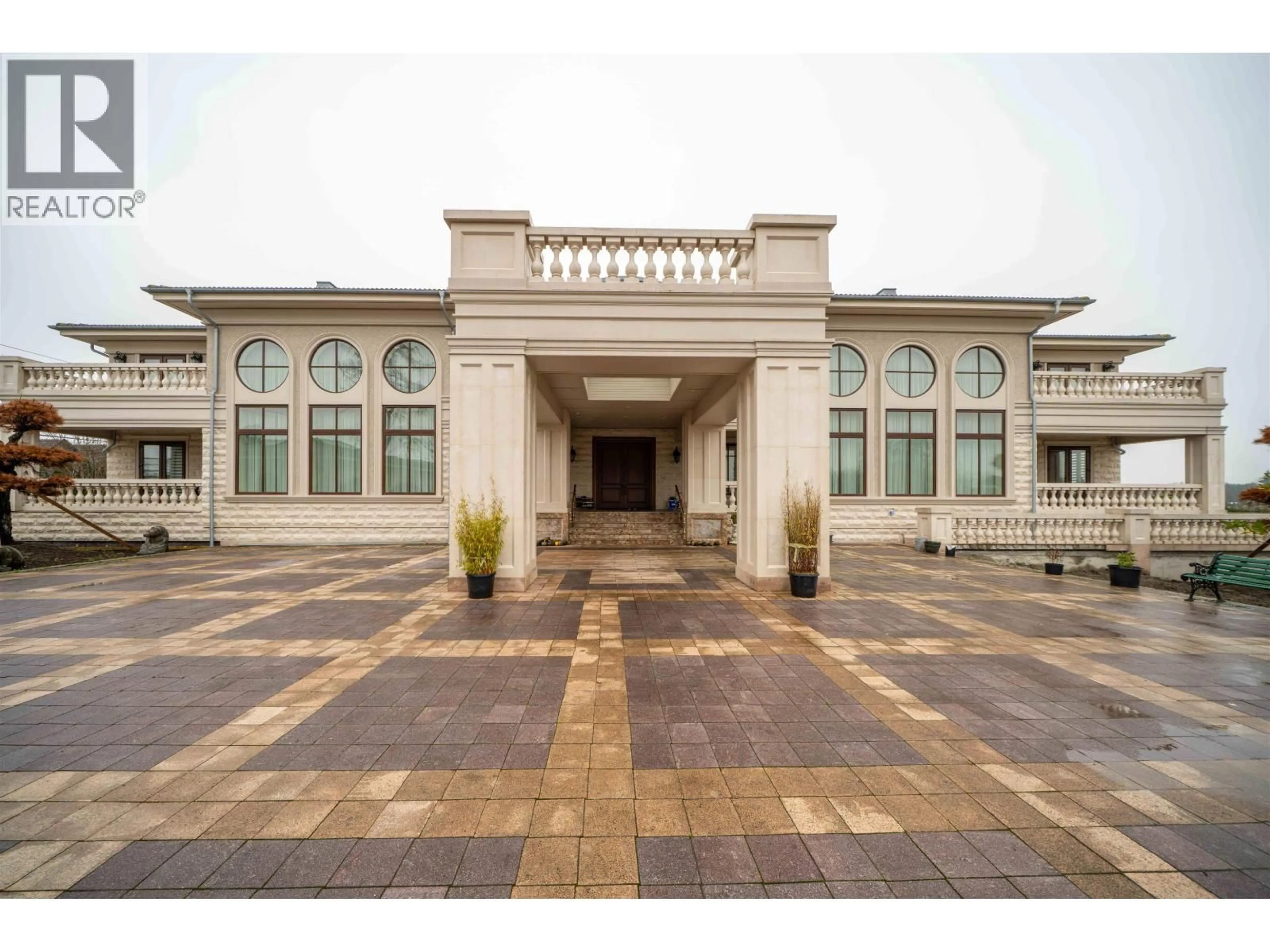 Indoor foyer for 11400 NO. 2 ROAD, Richmond British Columbia V7E2E7