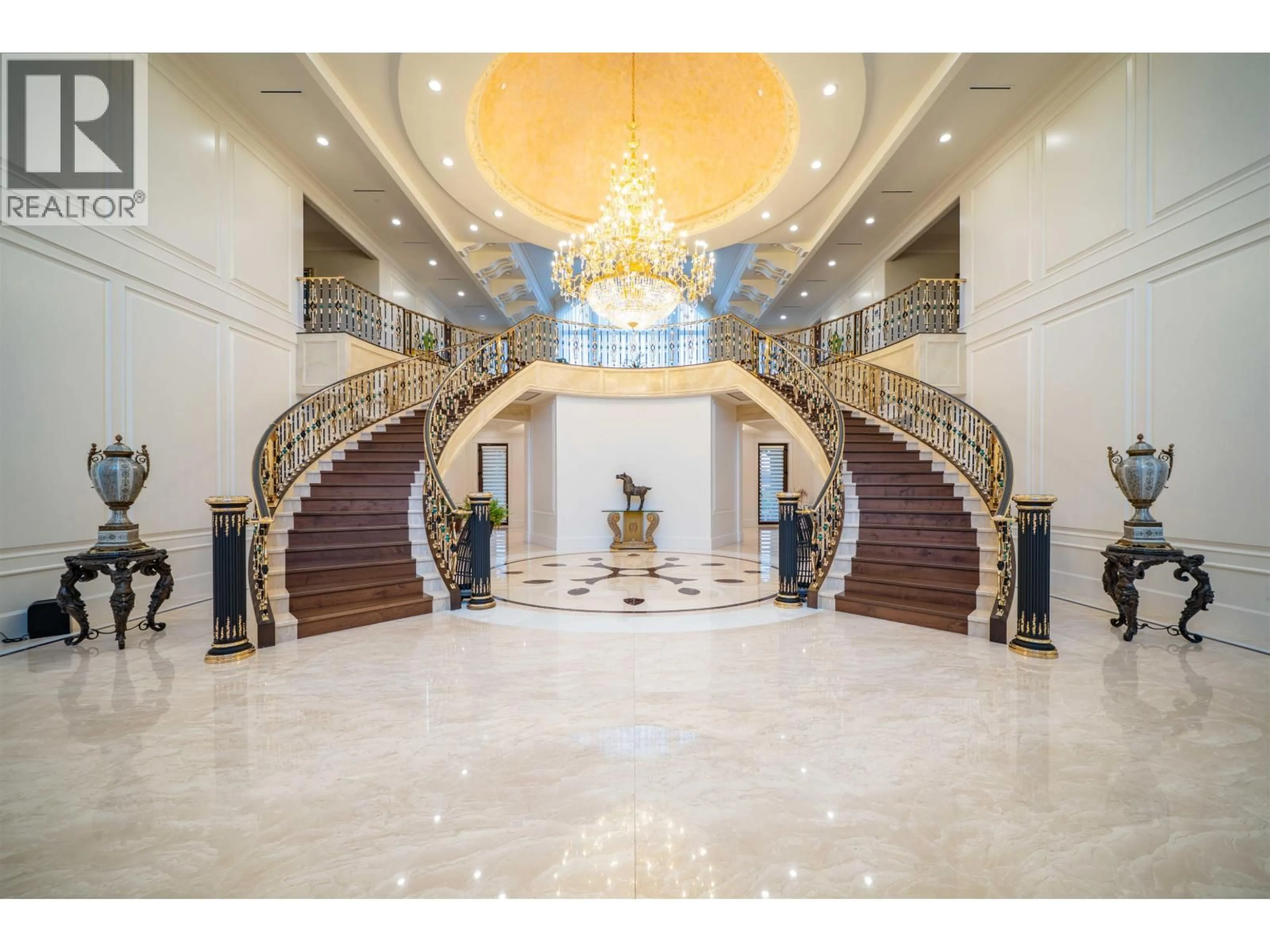 Indoor foyer for 11400 NO. 2 ROAD, Richmond British Columbia V7E2E7