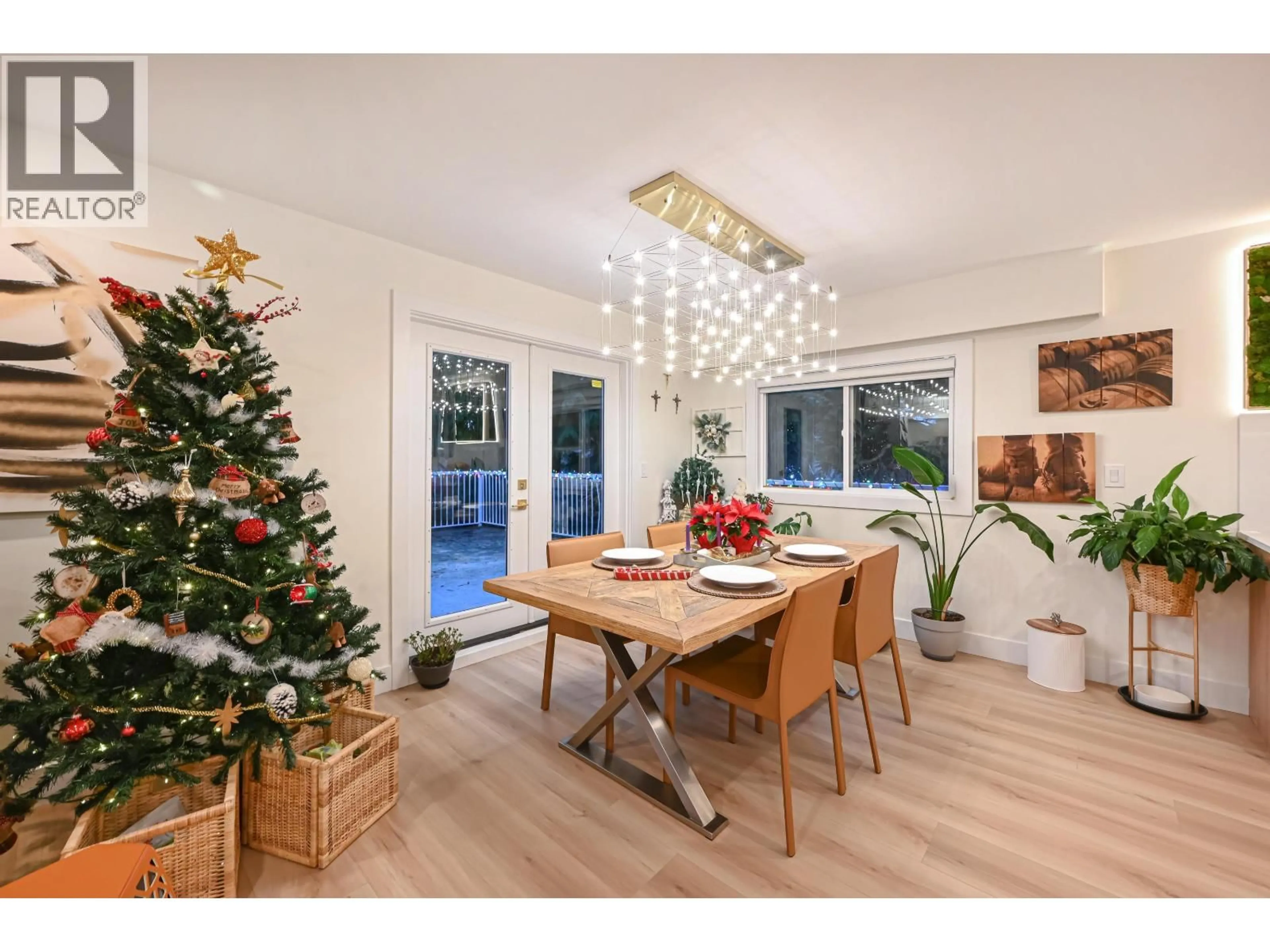 Dining room, wood/laminate floor for 1409 WINDSOR CRESCENT, Delta British Columbia V4M3C3