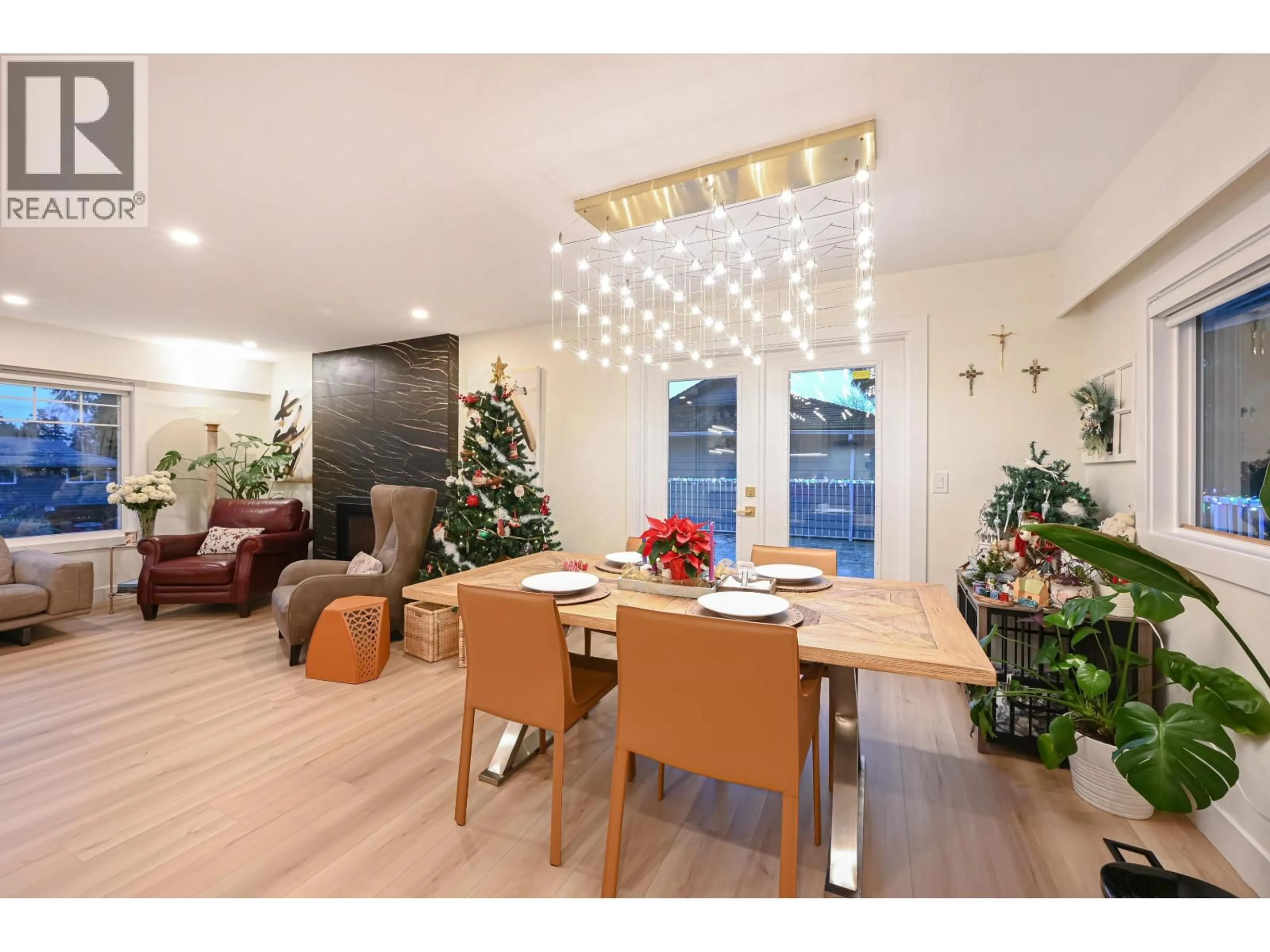 Dining room, wood/laminate floor for 1409 WINDSOR CRESCENT, Delta British Columbia V4M3C3