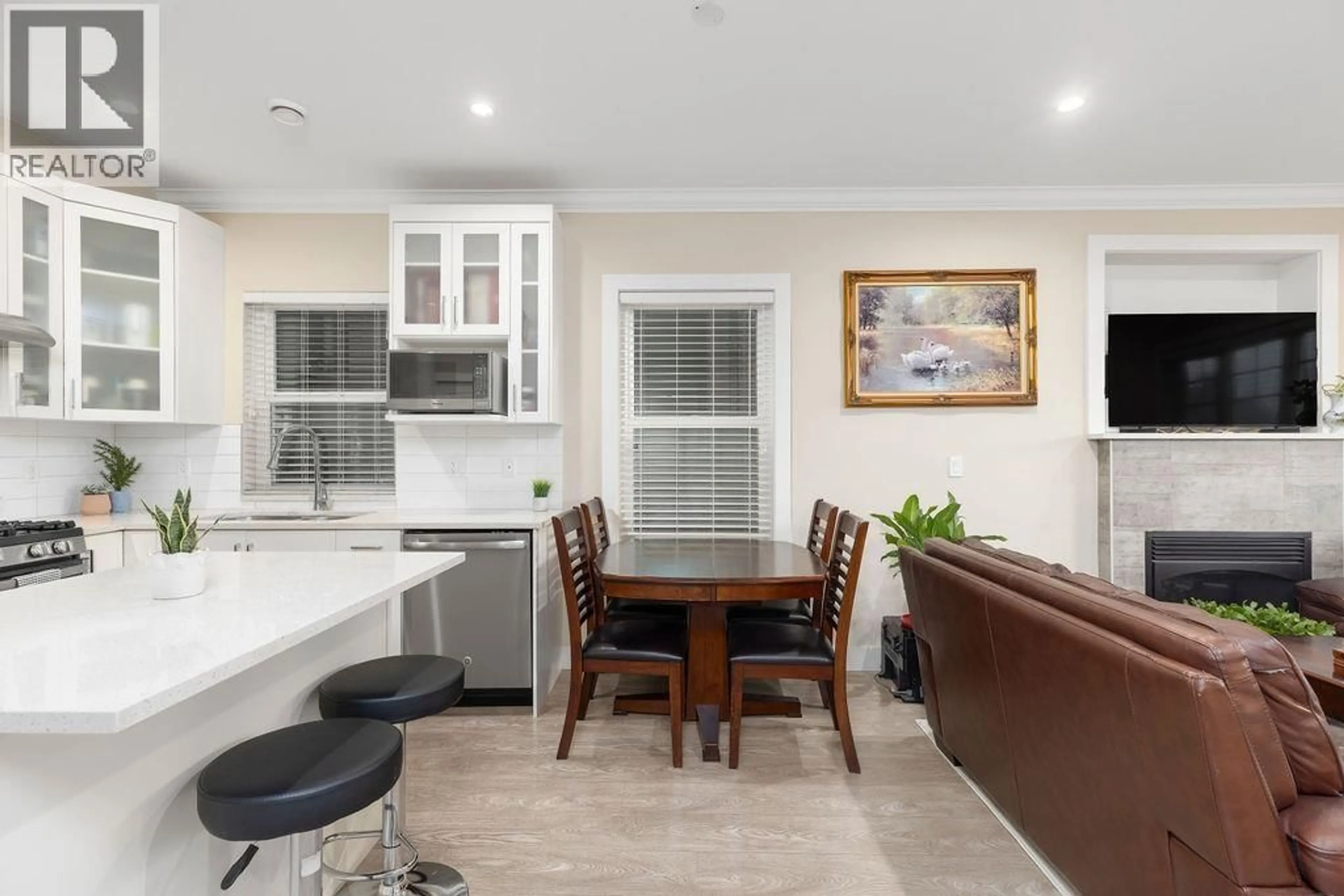 Unknown for 201 - 4577 SLOCAN STREET, Vancouver British Columbia V5R1Z8