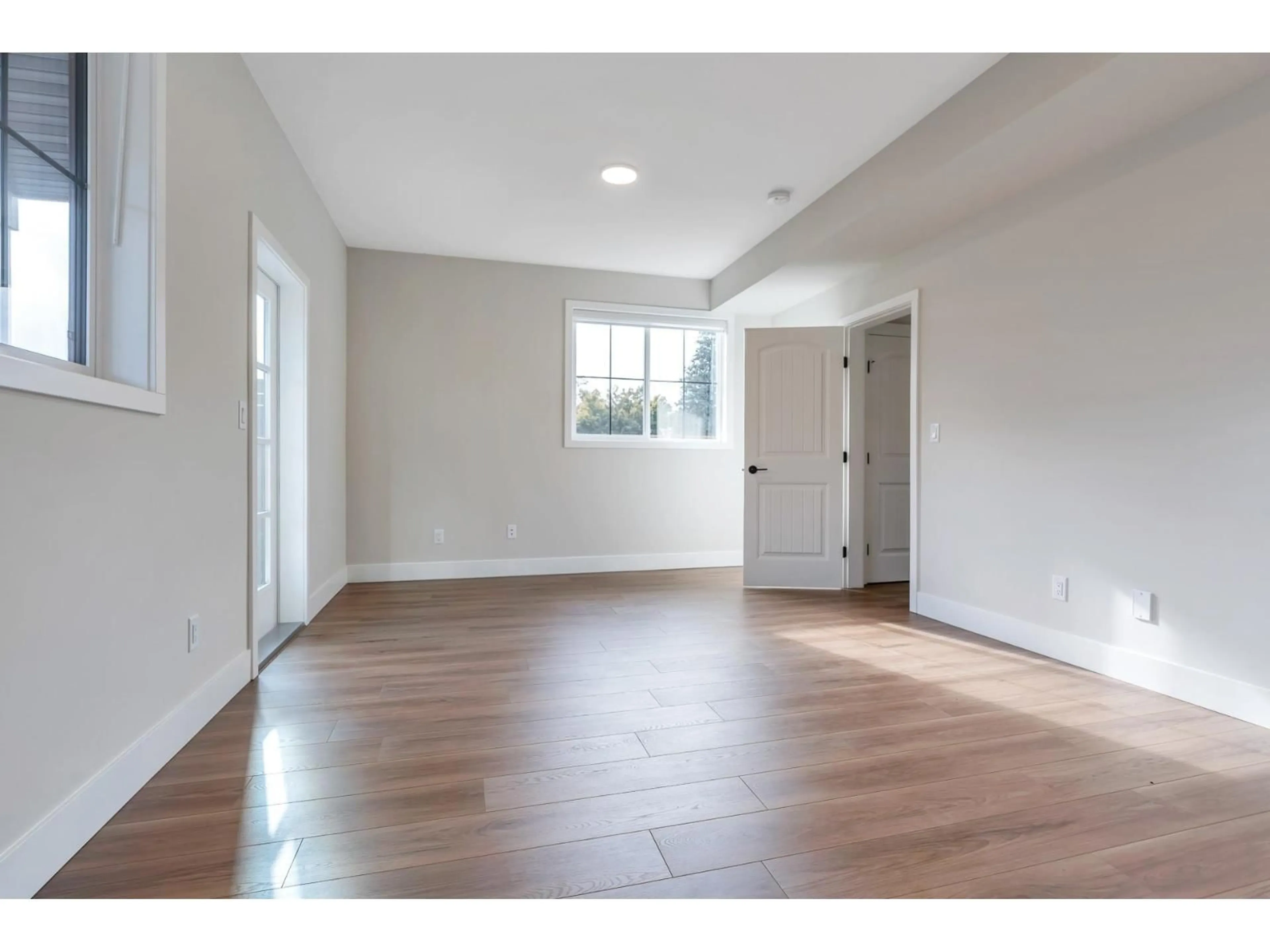 A pic of a room for 8 - 6590 FERN STREET, Chilliwack British Columbia V2R2Z7