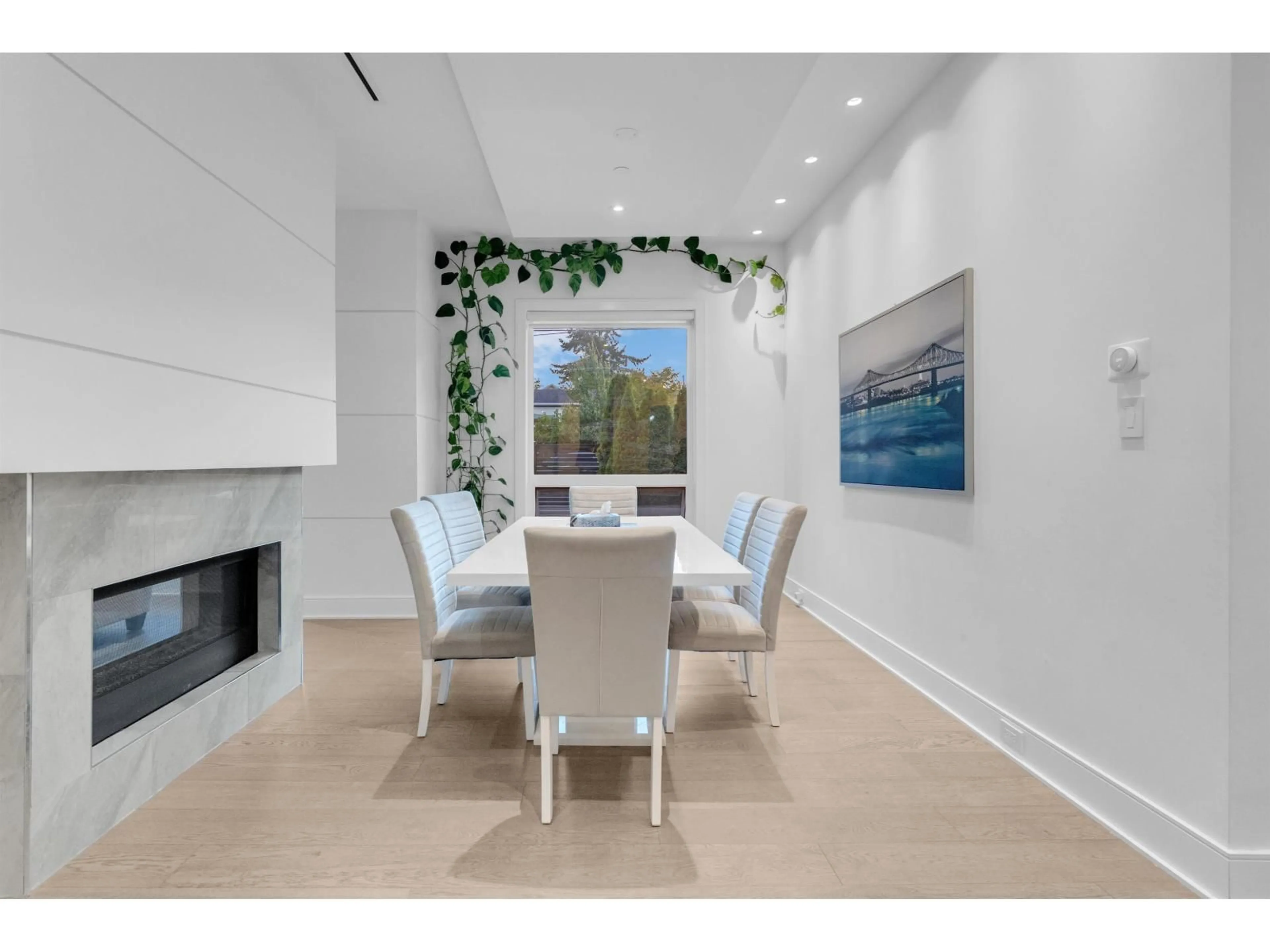 Dining room, ceramic/tile floor for 1440 MAPLE STREET, White Rock British Columbia V4B4N2