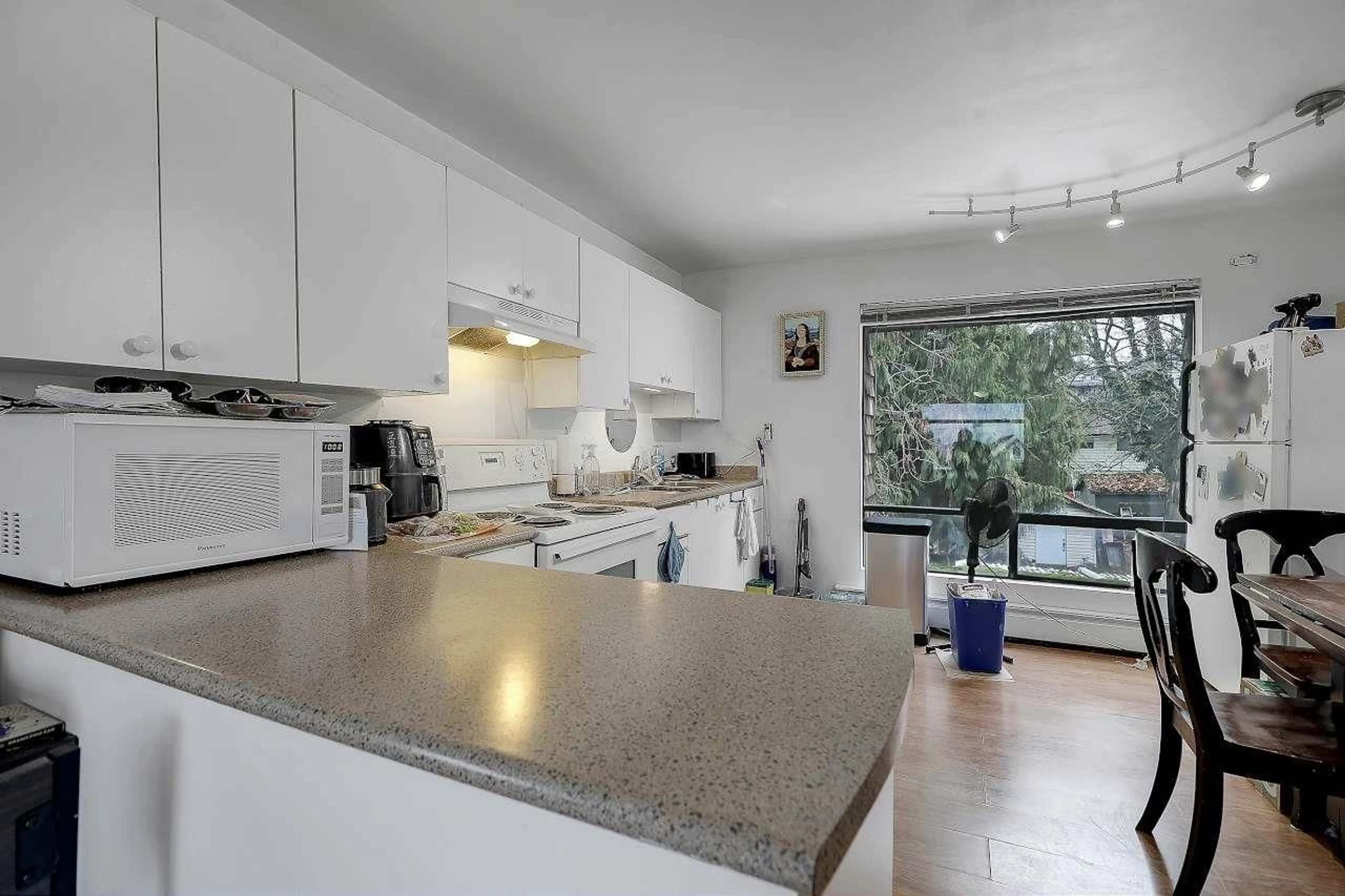 Open concept kitchen, unknown for 10956 128A STREET, Surrey British Columbia V3T3G2