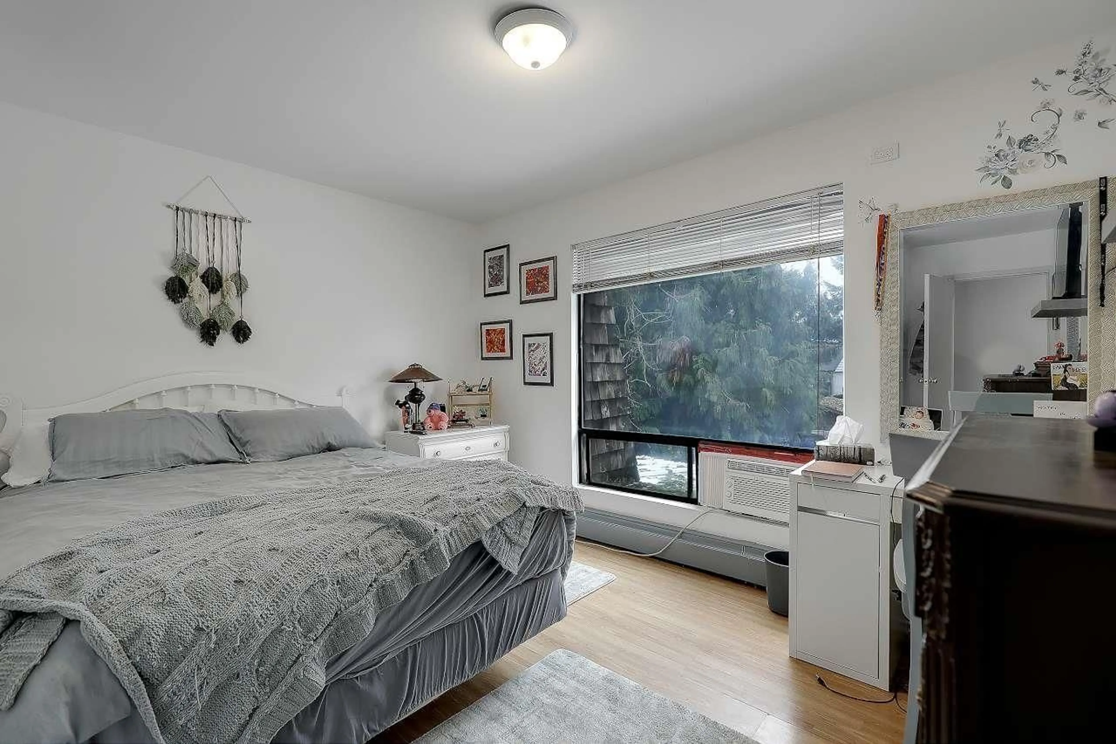 A pic of a room for 10956 128A STREET, Surrey British Columbia V3T3G2