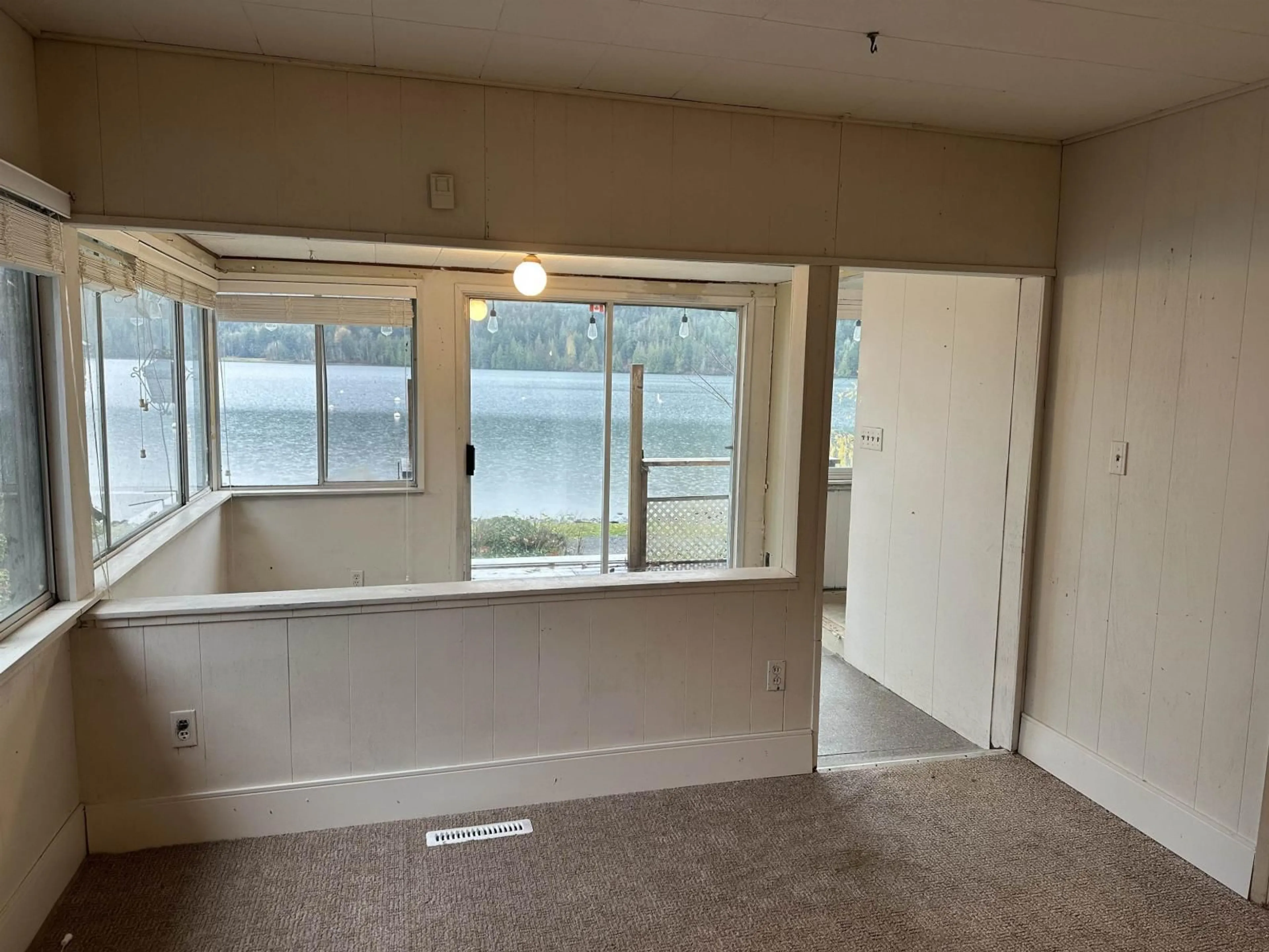 A pic of a room for 183 FIRST AVENUE, Cultus Lake British Columbia V2R4Z4