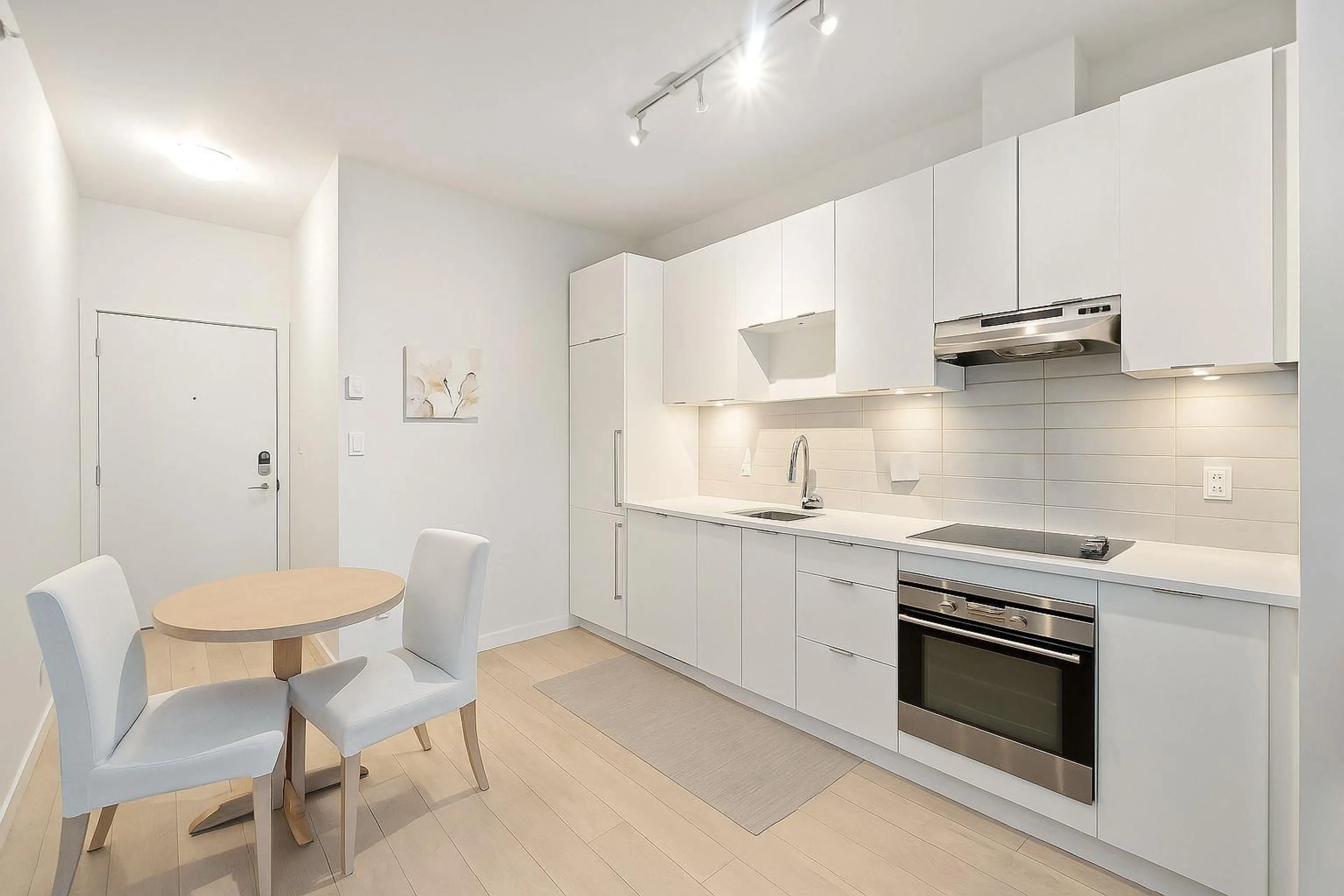 Standard kitchen, unknown for 410 - 13678 GROSVENOR ROAD, Surrey British Columbia V3R5E2