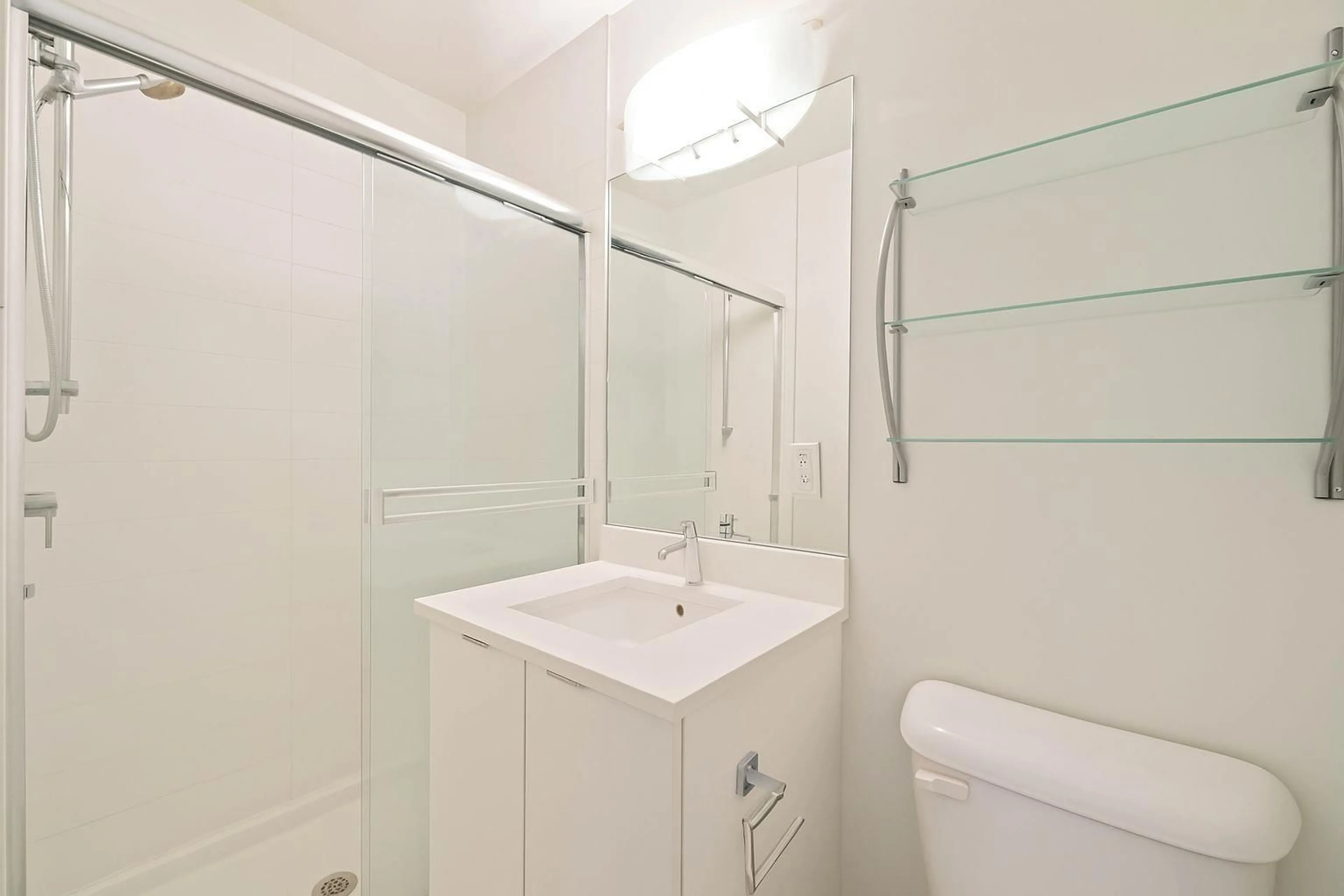 Standard bathroom, floor is not visible for 410 - 13678 GROSVENOR ROAD, Surrey British Columbia V3R5E2