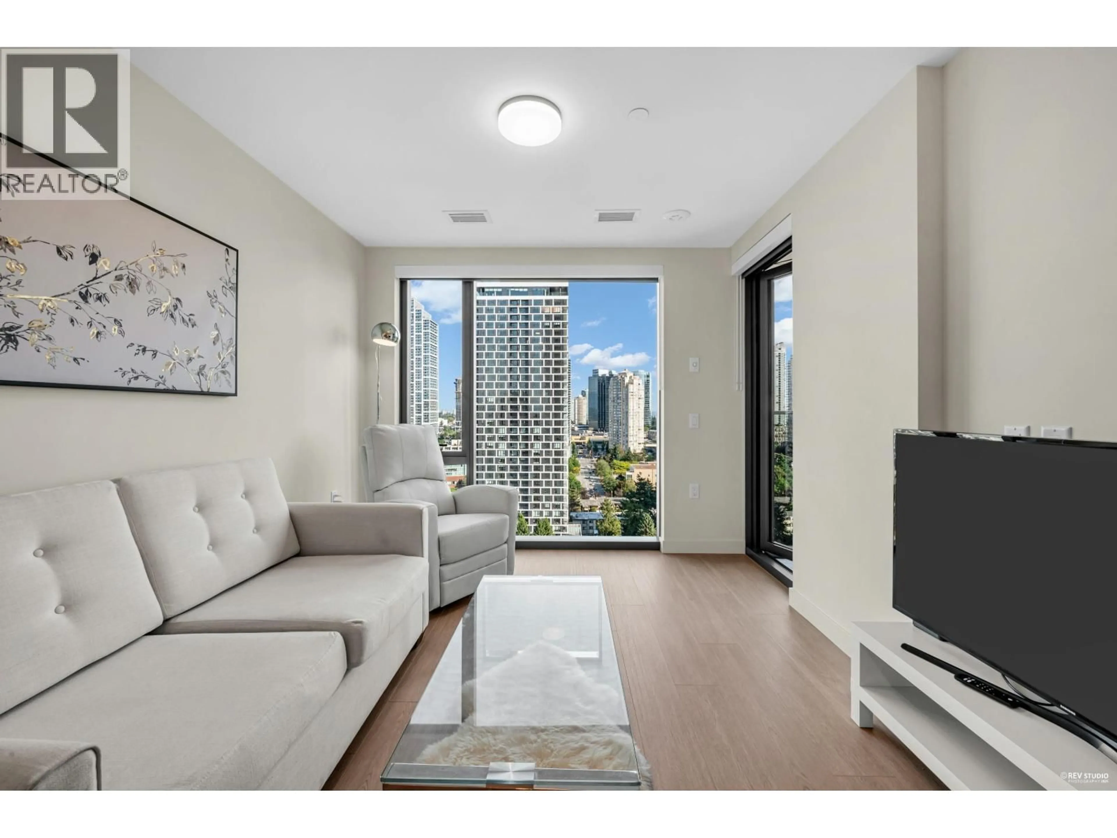 Living room with furniture, unknown for 1601 - 5987 WILSON AVENUE, Burnaby British Columbia V5H0L7