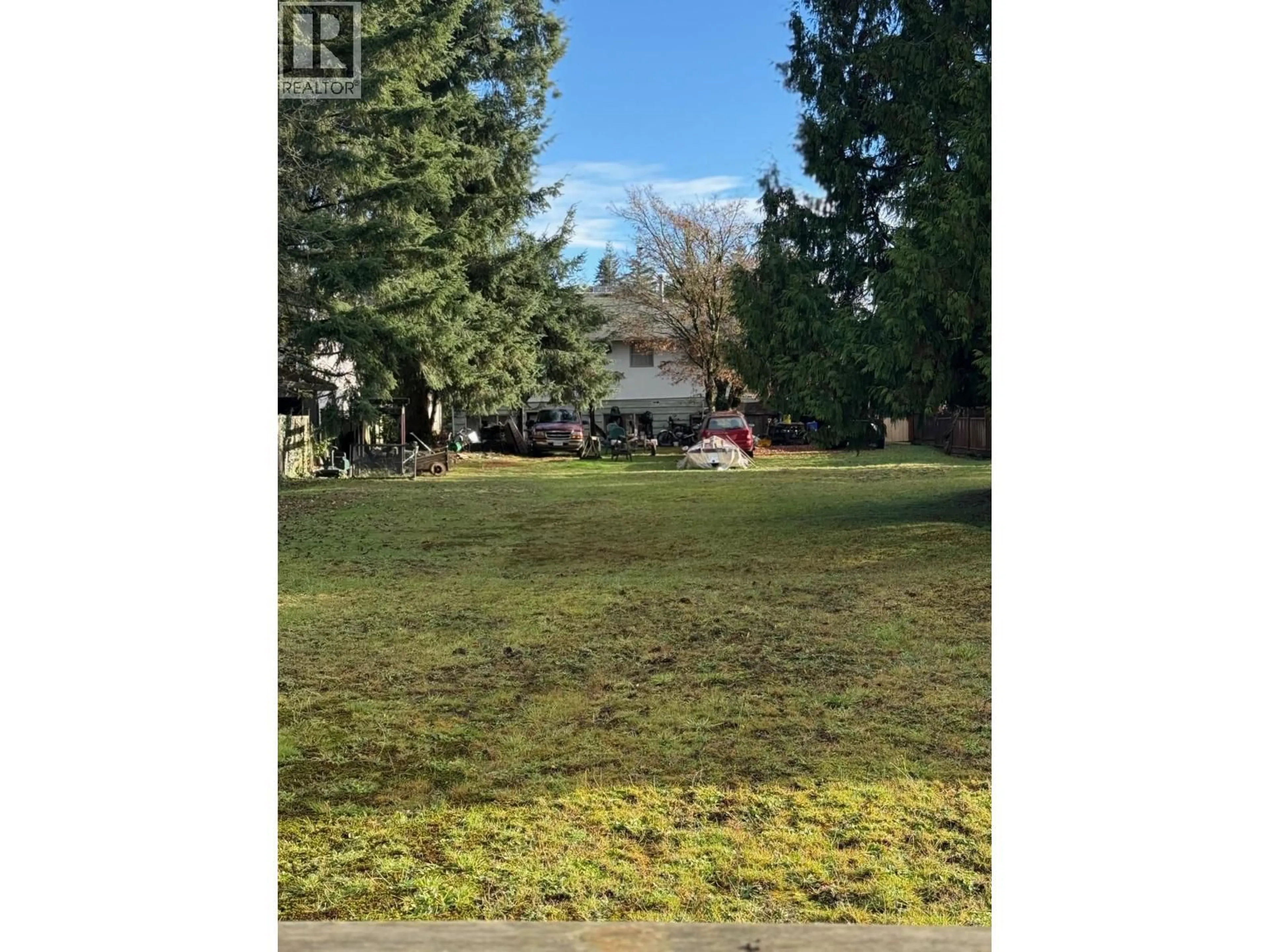 A pic from outside/outdoor area/front of a property/back of a property/a pic from drone, street for 892 MACINTOSH STREET, Coquitlam British Columbia V3J4Z2