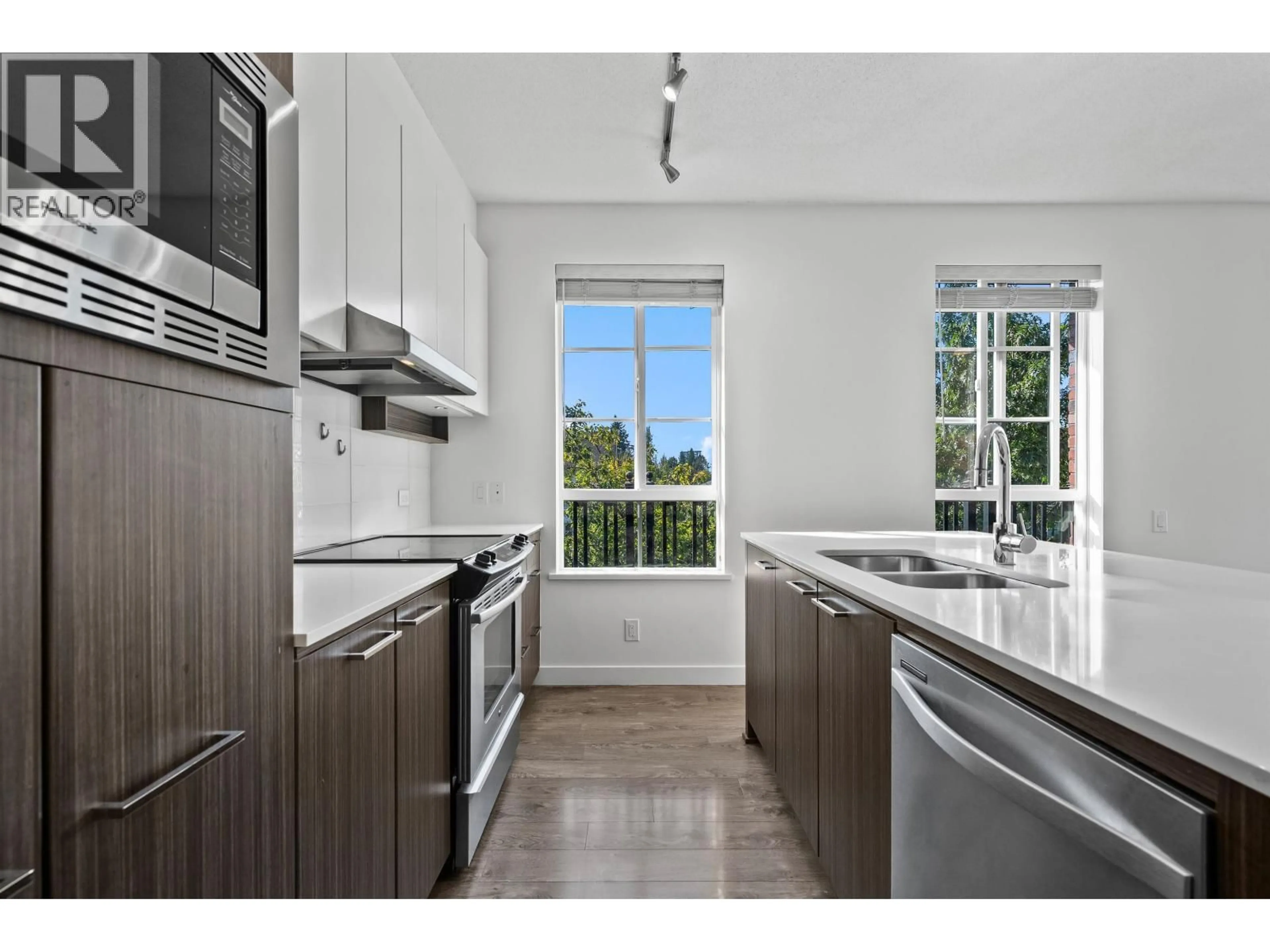 Standard kitchen, unknown for 301 - 553 FOSTER AVENUE, Coquitlam British Columbia V3J0B5