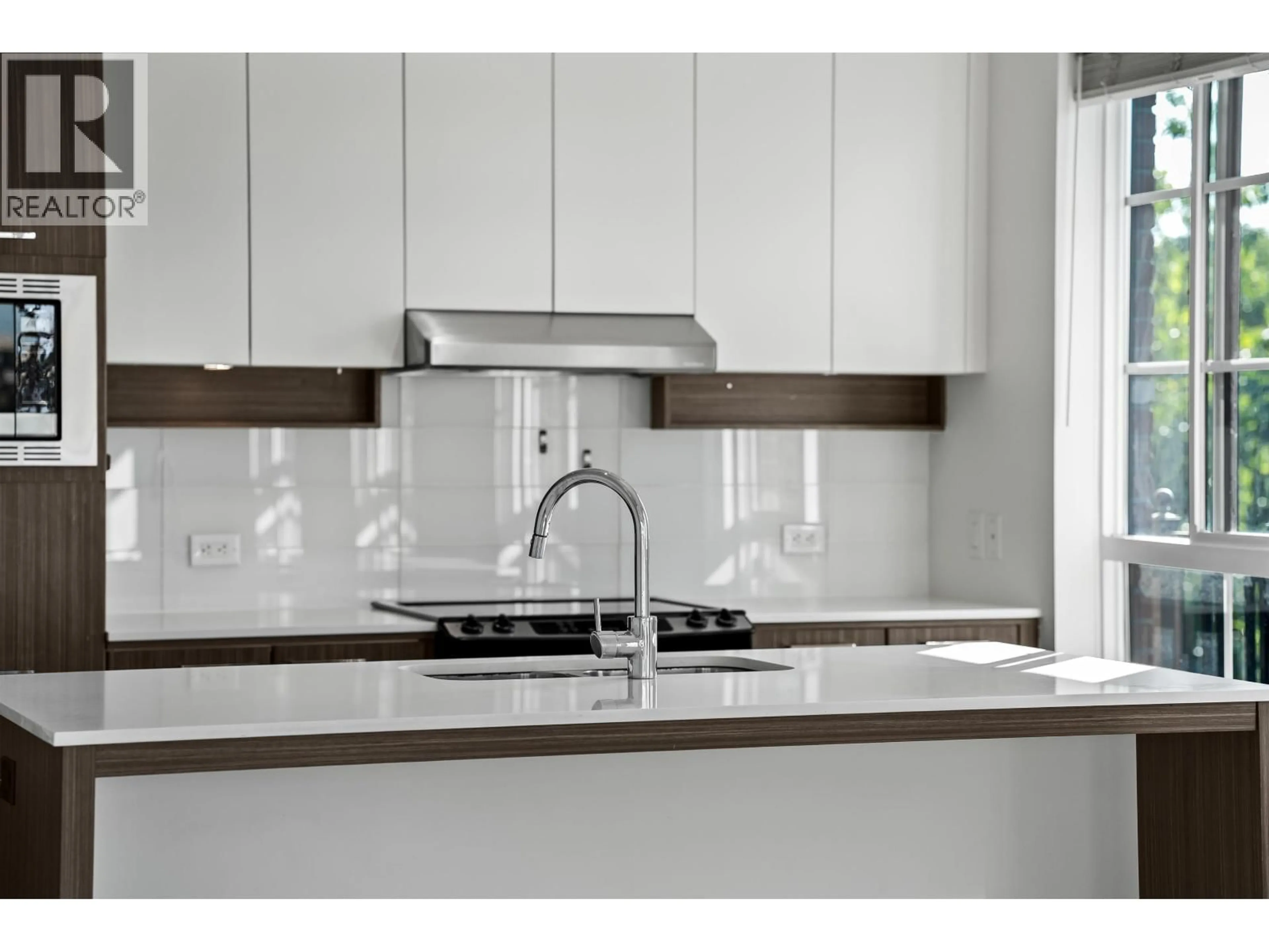 Standard kitchen, unknown for 301 - 553 FOSTER AVENUE, Coquitlam British Columbia V3J0B5