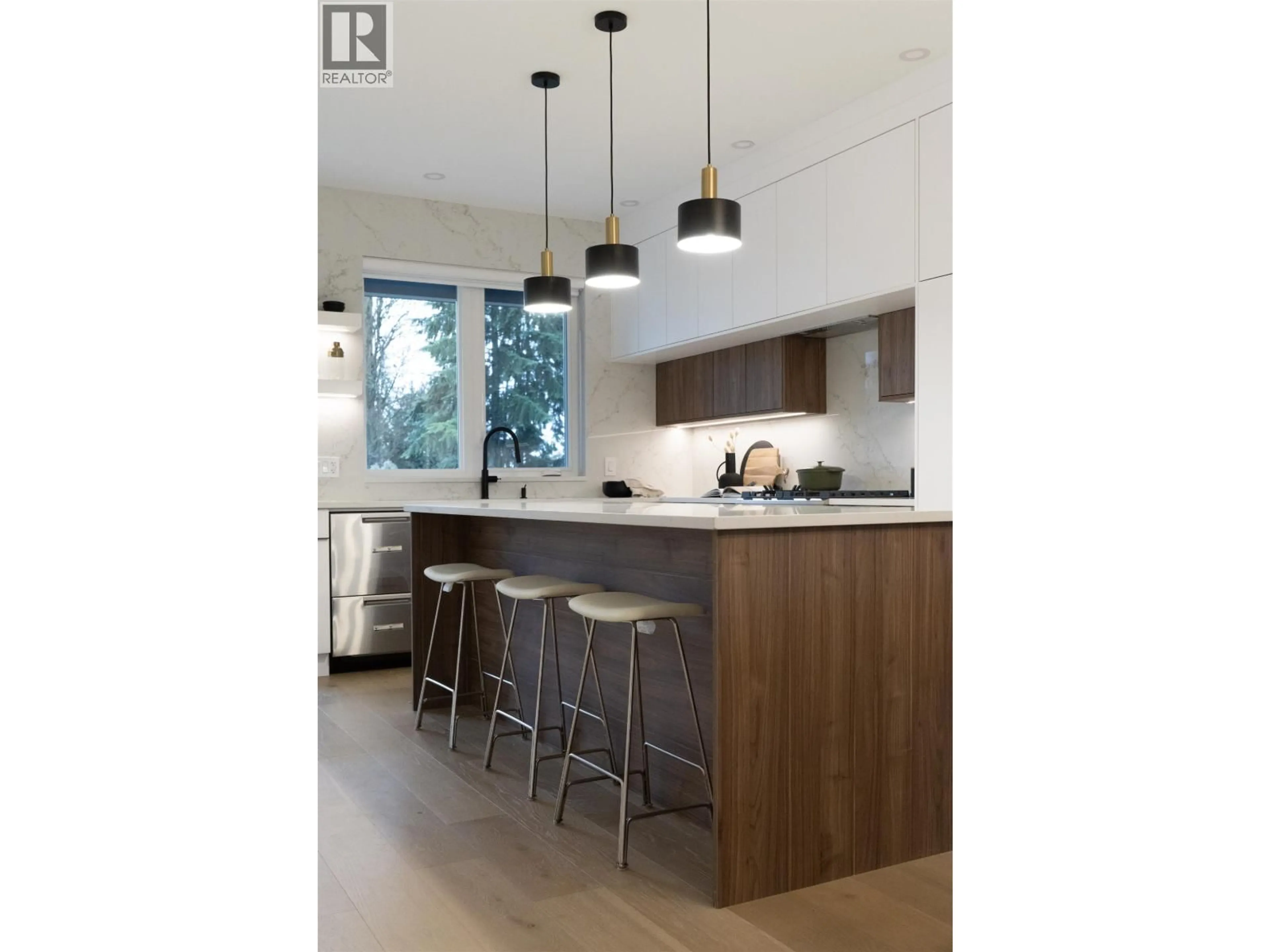 Contemporary kitchen, wood/laminate floor for 101 - 706 SMITH AVENUE, Coquitlam British Columbia V3J2W7