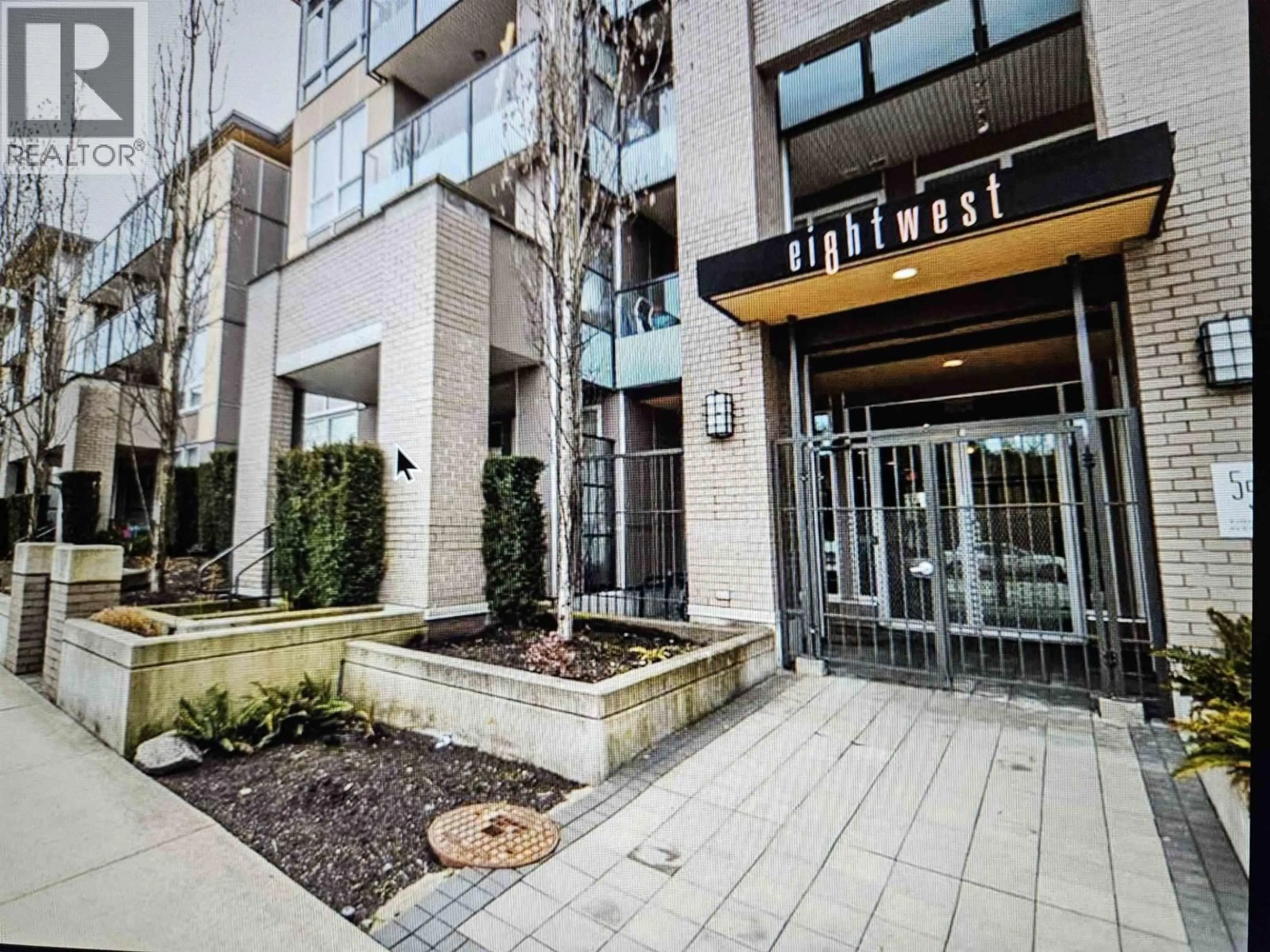 Indoor foyer for 109 - 55 EIGHTH AVENUE, New Westminster British Columbia V3L0E8