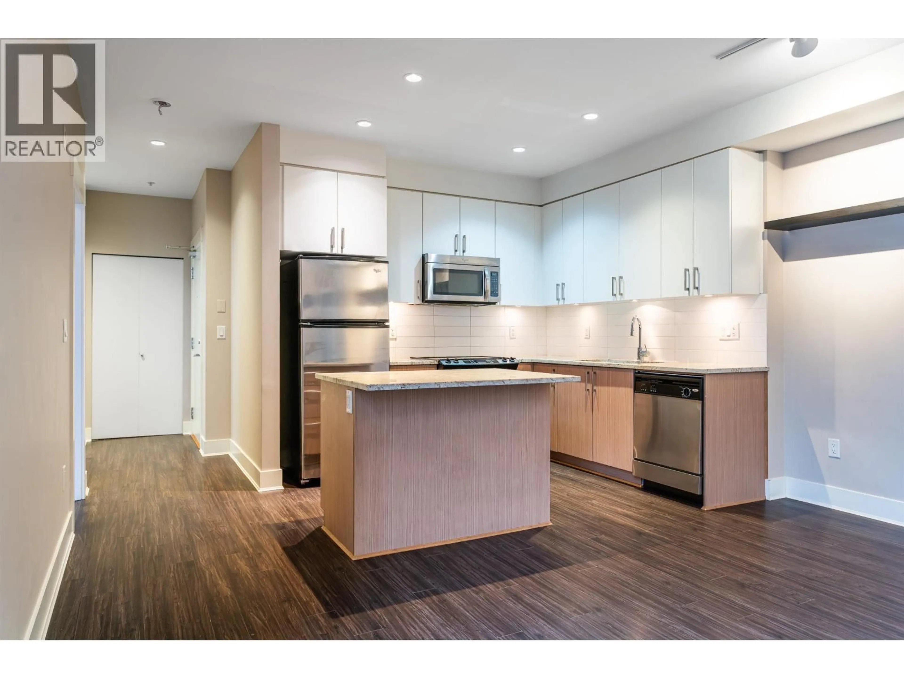 Open concept kitchen, wood/laminate floor for 109 - 55 EIGHTH AVENUE, New Westminster British Columbia V3L0E8