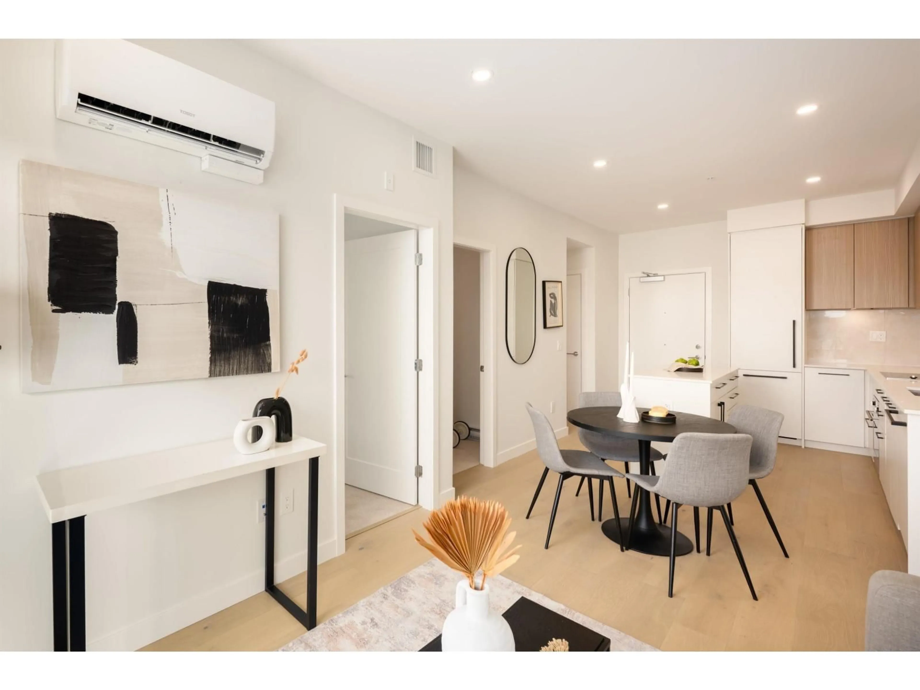 A pic of a room for 511 - 5398 207 STREET, Langley British Columbia V3A2G1