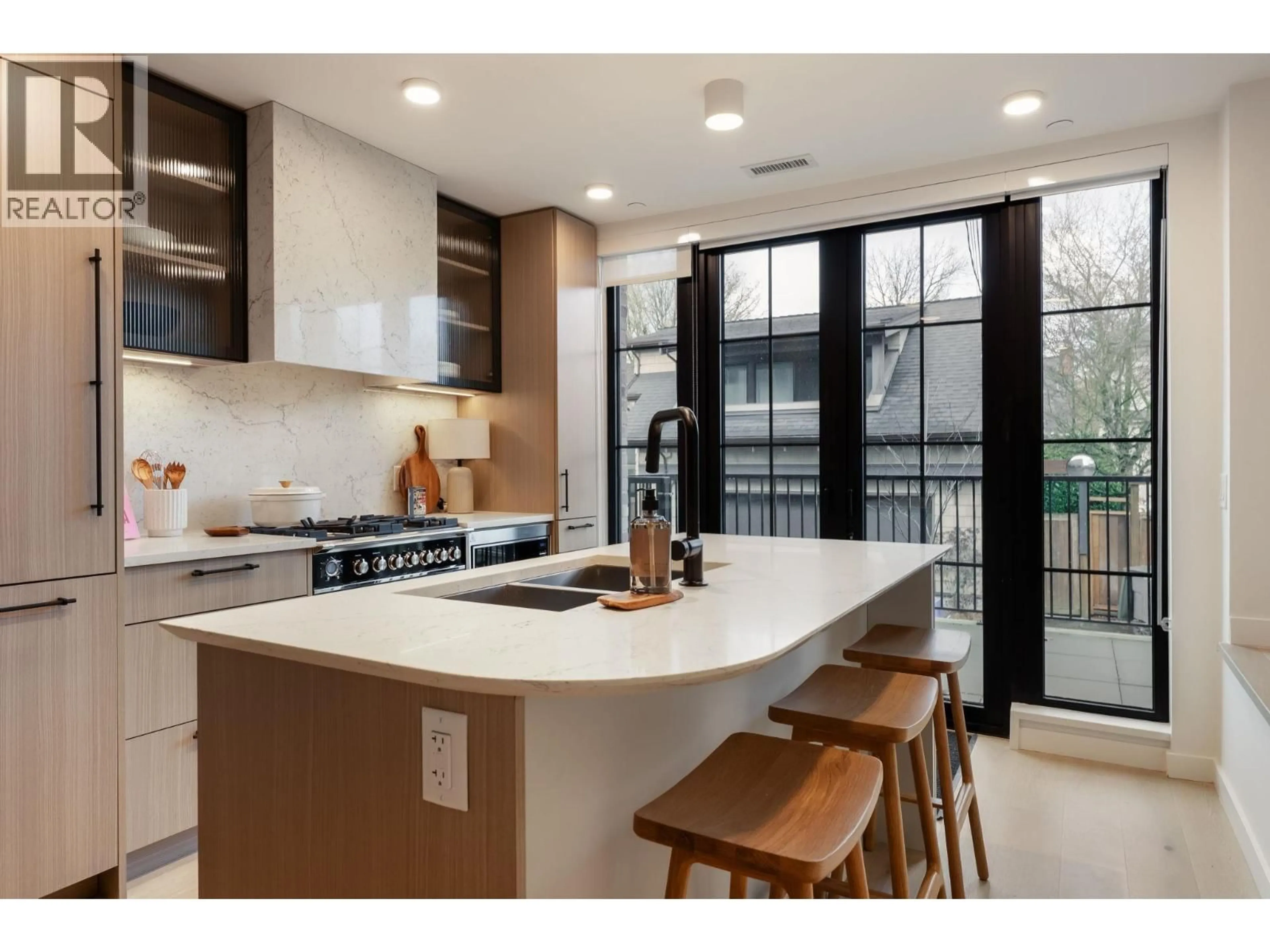 Contemporary kitchen, unknown for 197 KING EDWARD AVE STREET, Vancouver British Columbia V5Y4B4