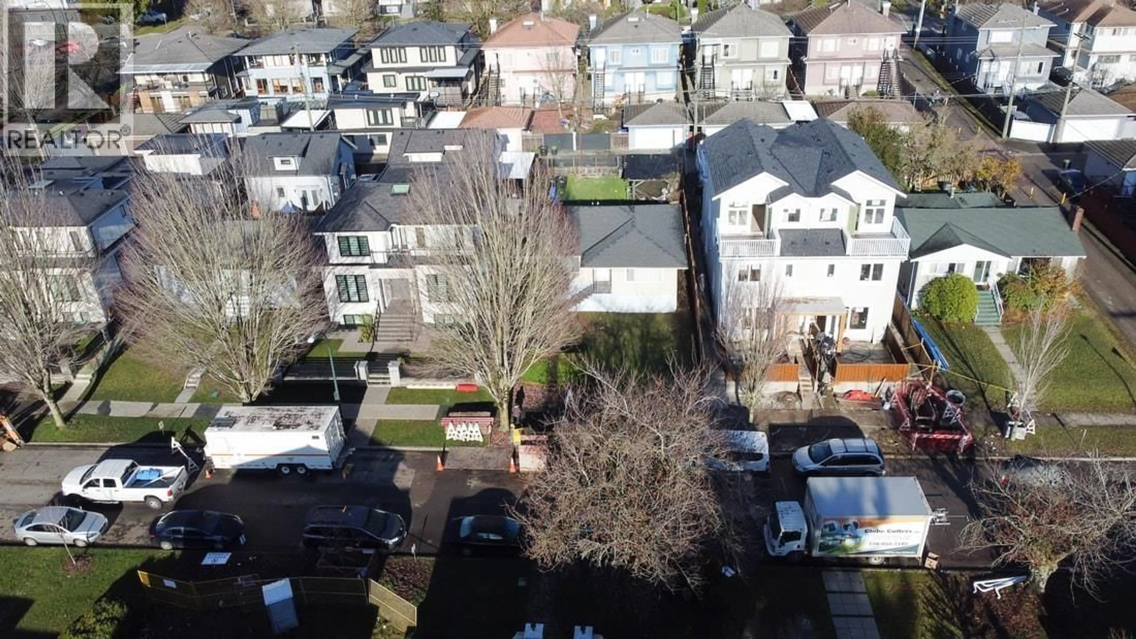 A pic from outside/outdoor area/front of a property/back of a property/a pic from drone, city buildings view from balcony for 1563 58TH AVENUE, Vancouver British Columbia V5P2C1