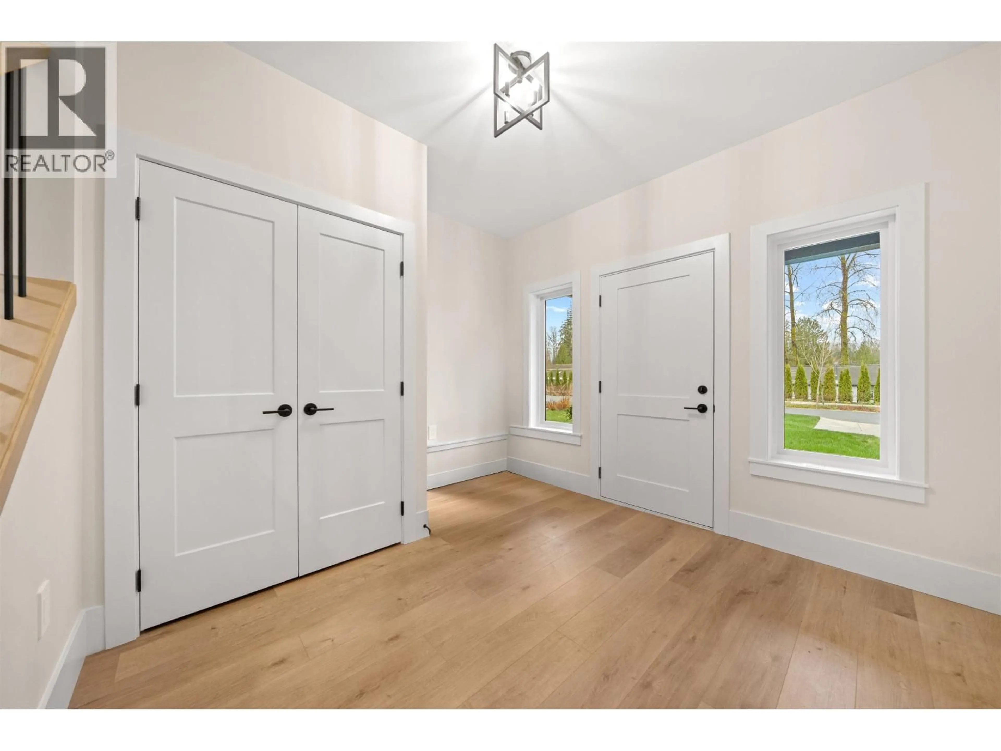 Indoor entryway for 13586 FOREMAN DRIVE, Maple Ridge British Columbia V4R2P7