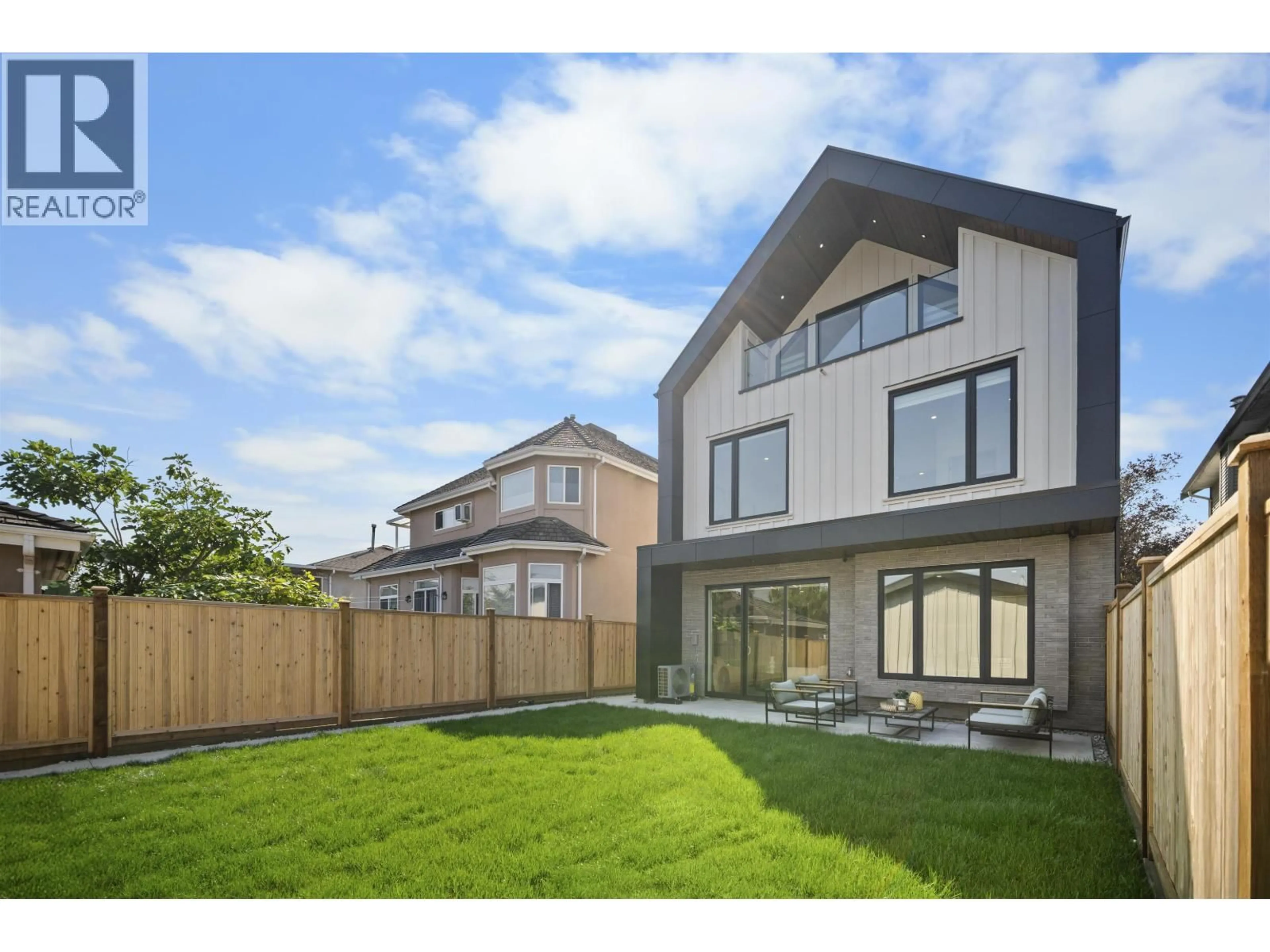 Unknown for 2 - 3563 25TH AVENUE, Vancouver British Columbia V5R1K3