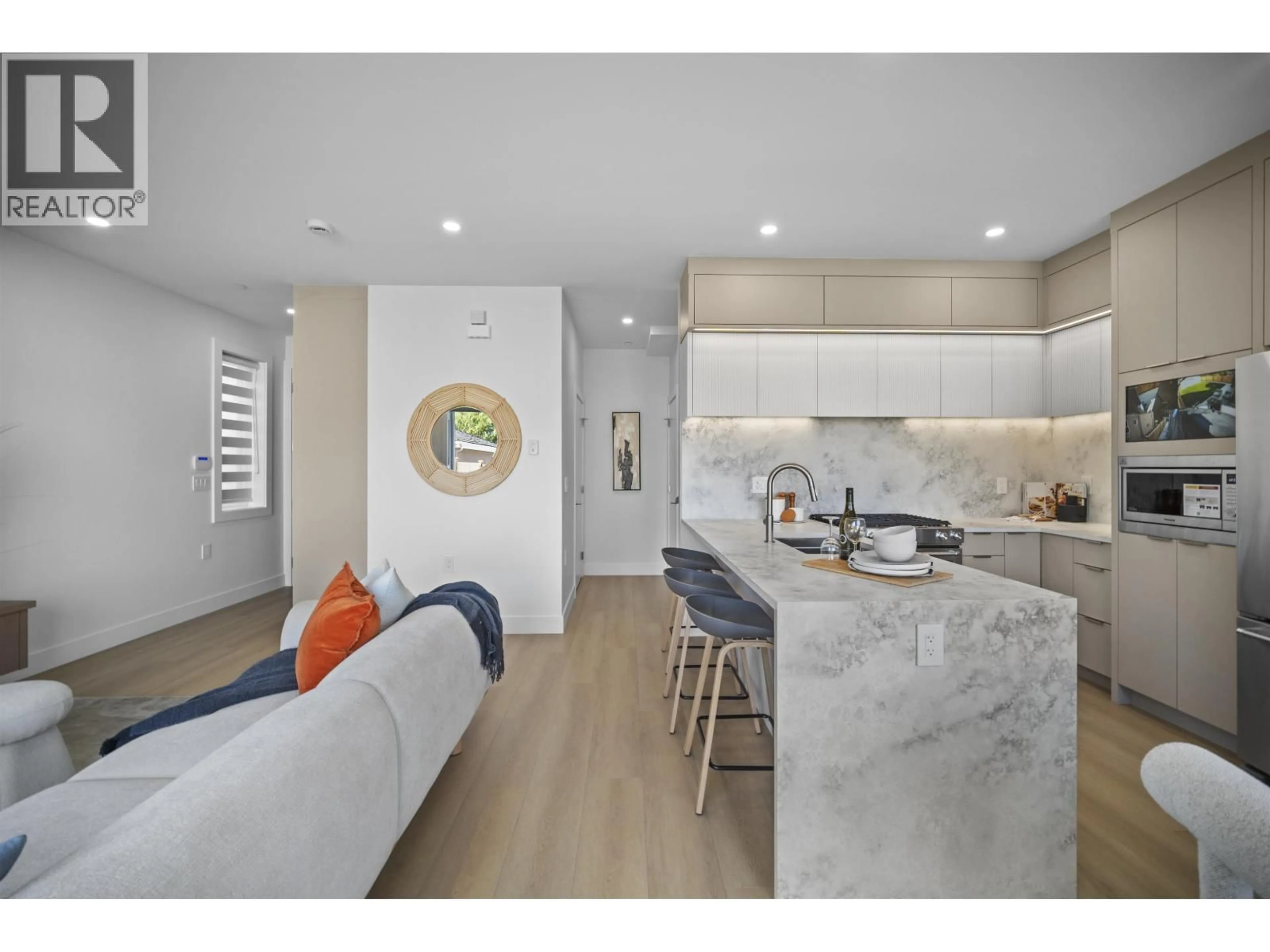 Open concept kitchen, unknown for 2 - 3563 25TH AVENUE, Vancouver British Columbia V5R1K3