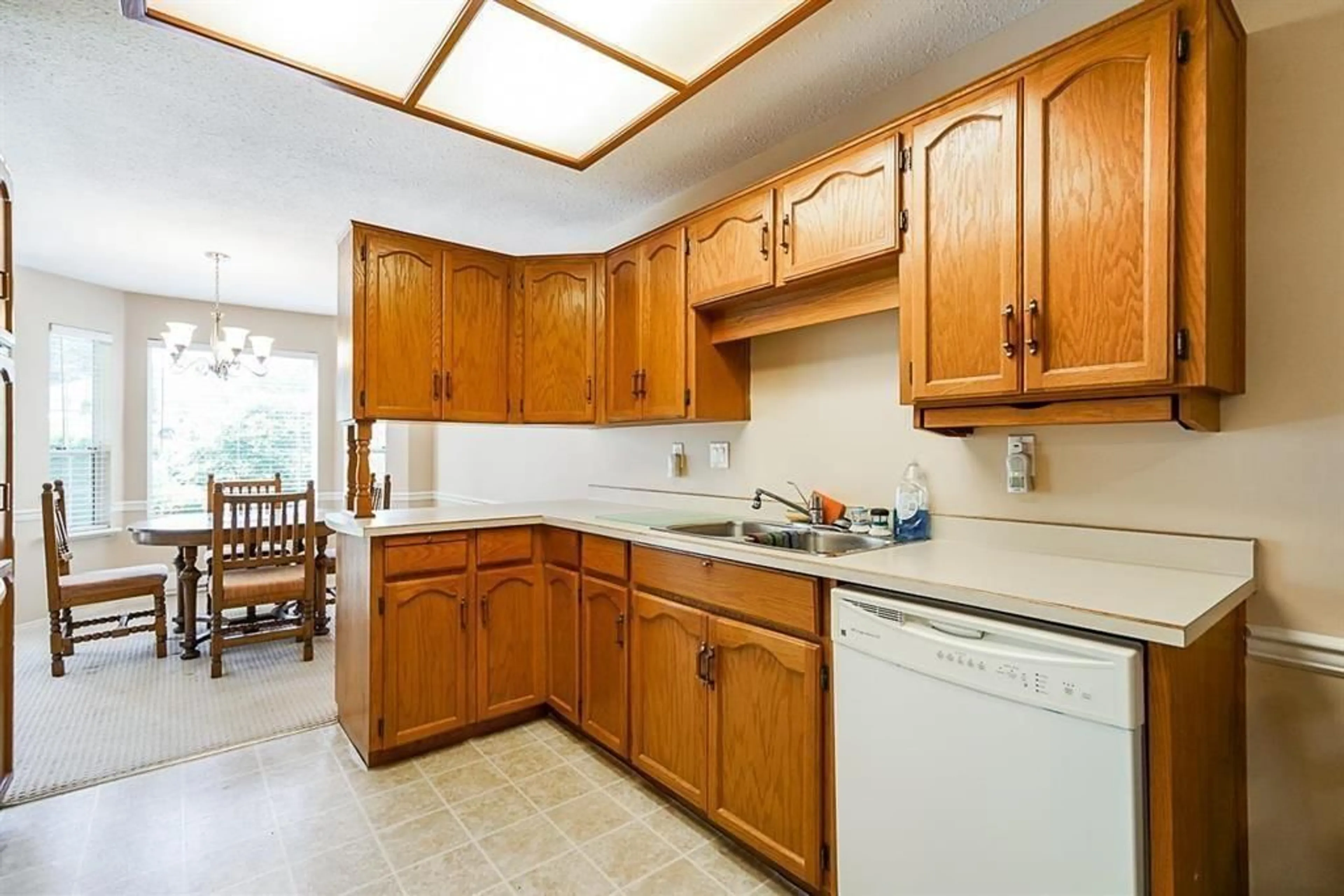 Standard kitchen, unknown for 13 - 33123 GEORGE FERGUSON WAY, Abbotsford British Columbia V2S2L6