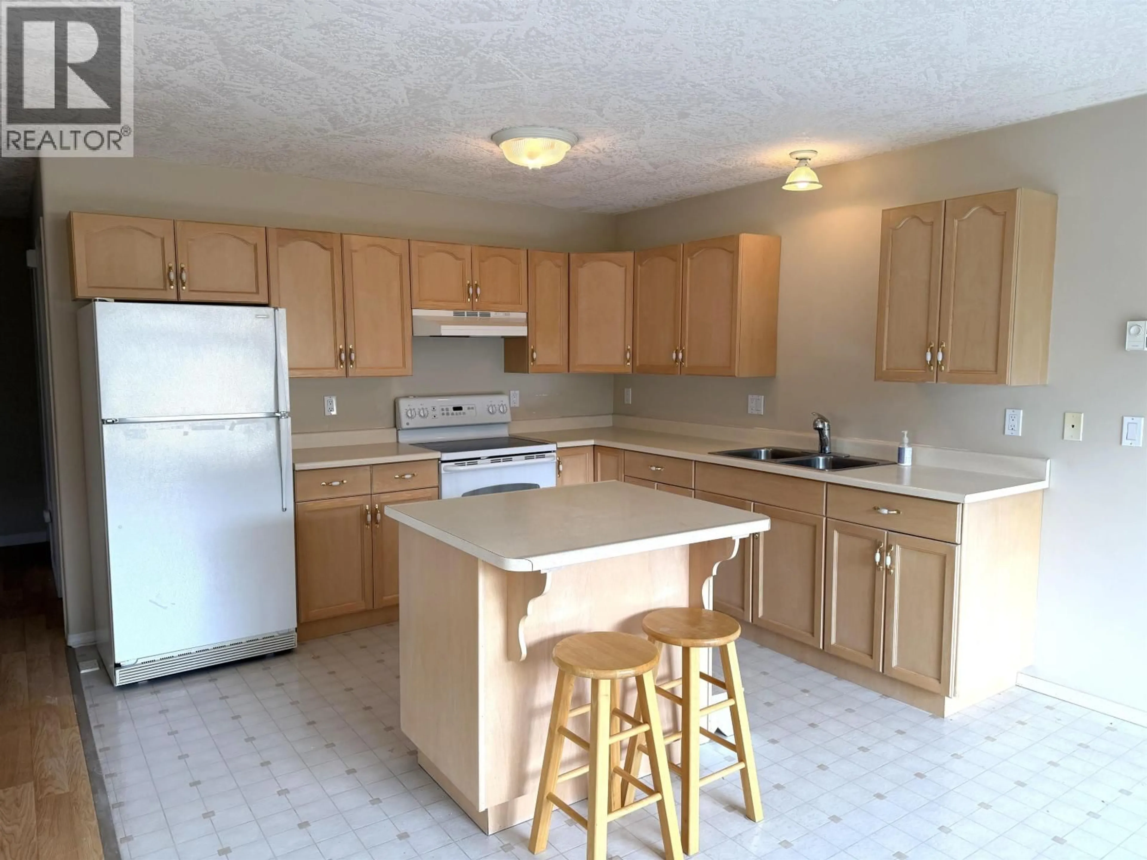 Standard kitchen, unknown for 1 - 1686 MAIN STREET, Smithers British Columbia V0J2N0
