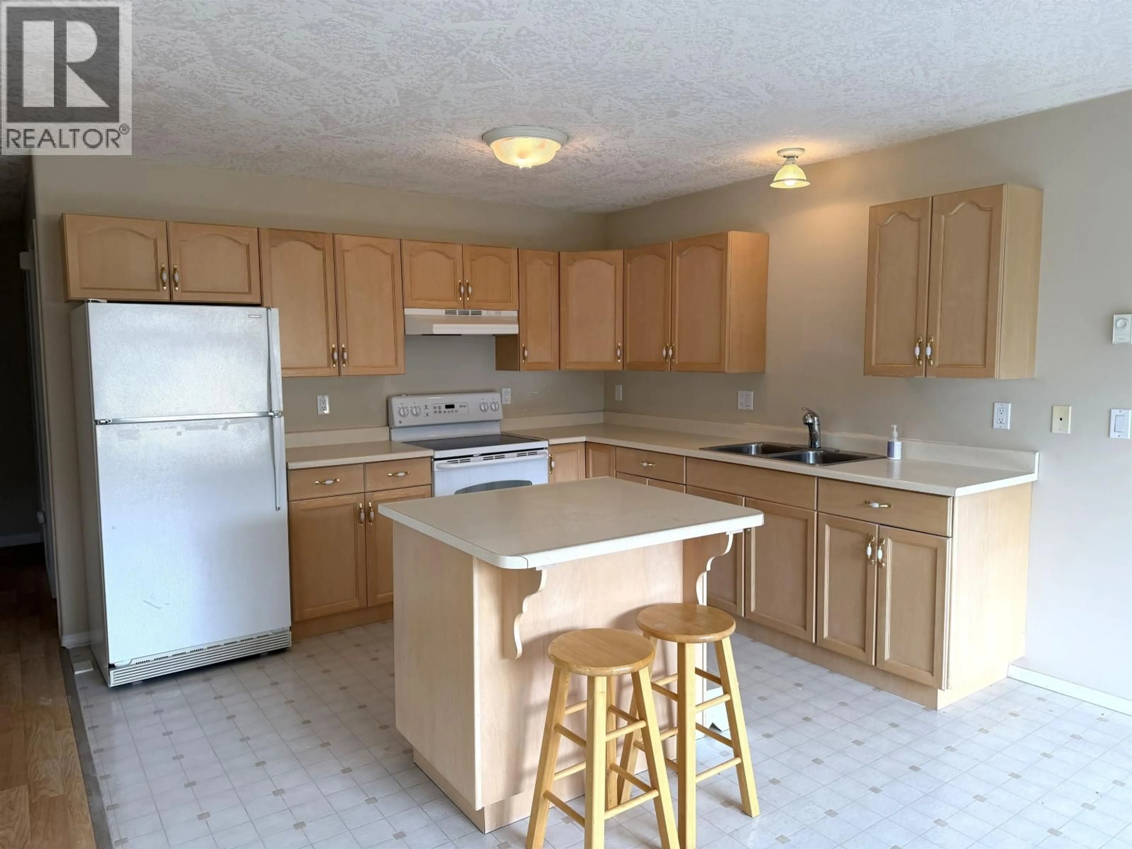Standard kitchen, unknown for 1 - 1686 MAIN STREET, Smithers British Columbia V0J2N0