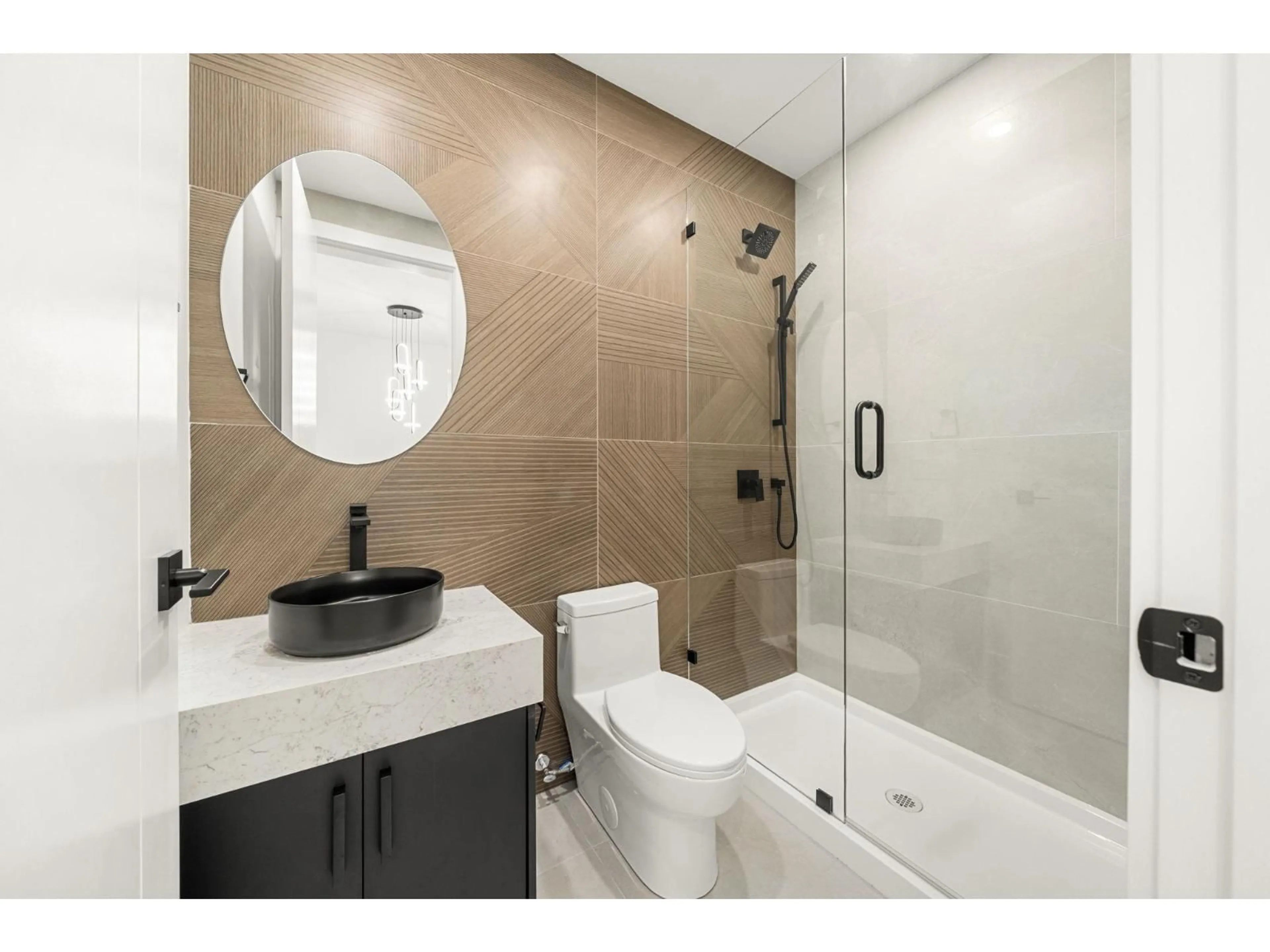Standard bathroom, ceramic/tile floor for 6821 205 STREET, Langley British Columbia V2Y3C8