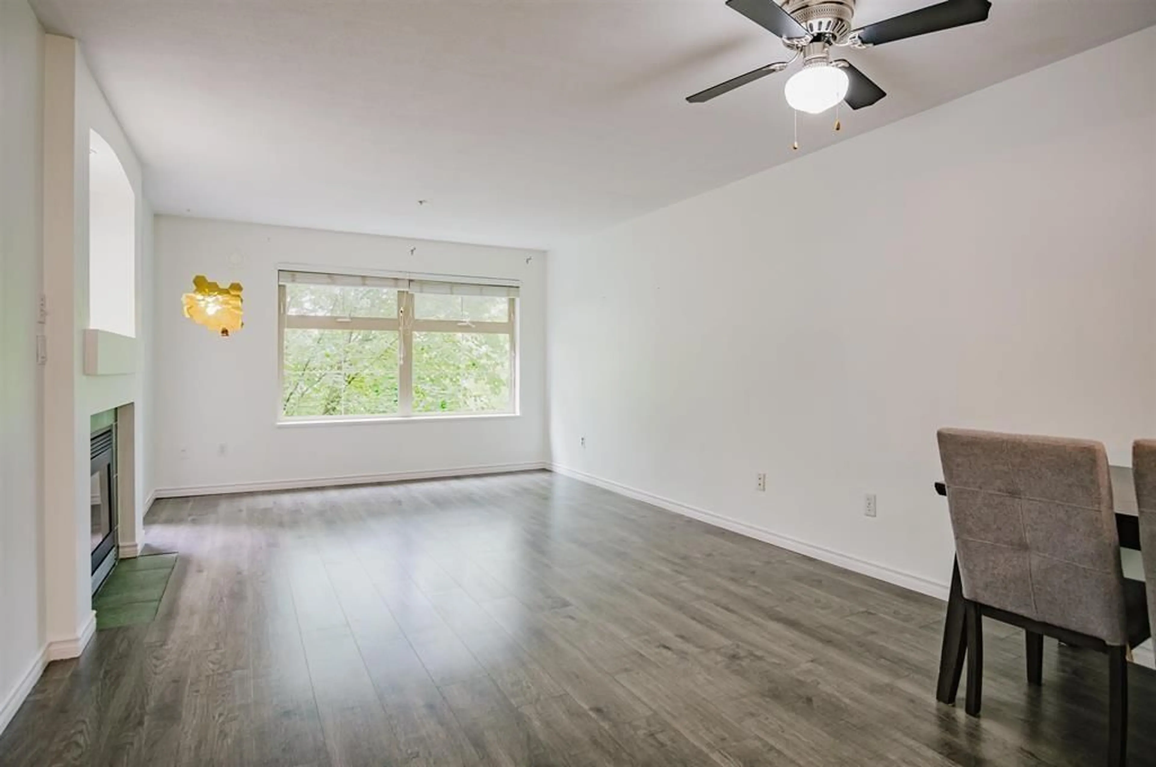 A pic of a room for 307 - 15210 GUILDFORD DRIVE, Surrey British Columbia V3R0X7