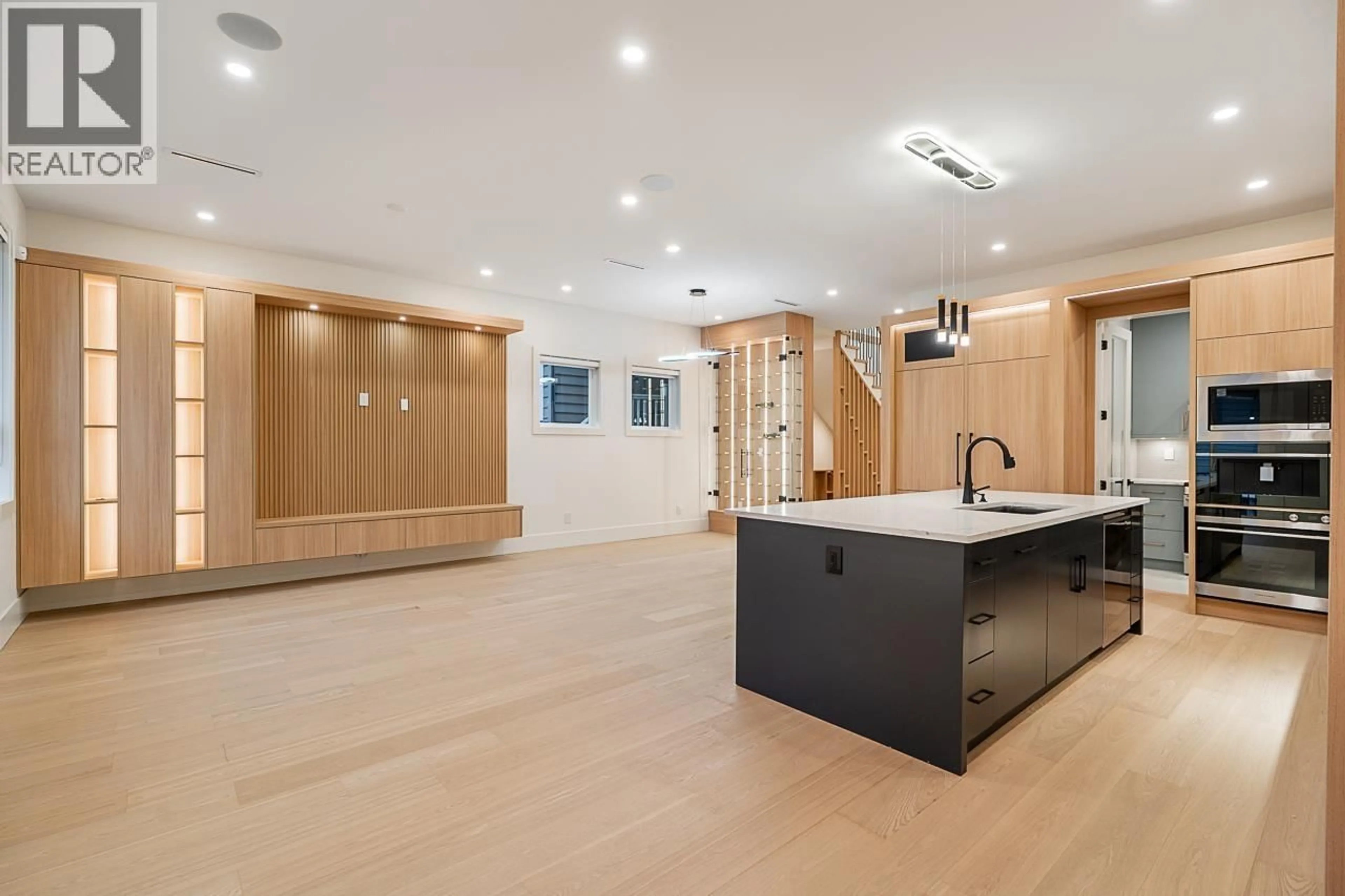 Unknown for 2208 ST GEORGE STREET, Port Moody British Columbia V3H2G2