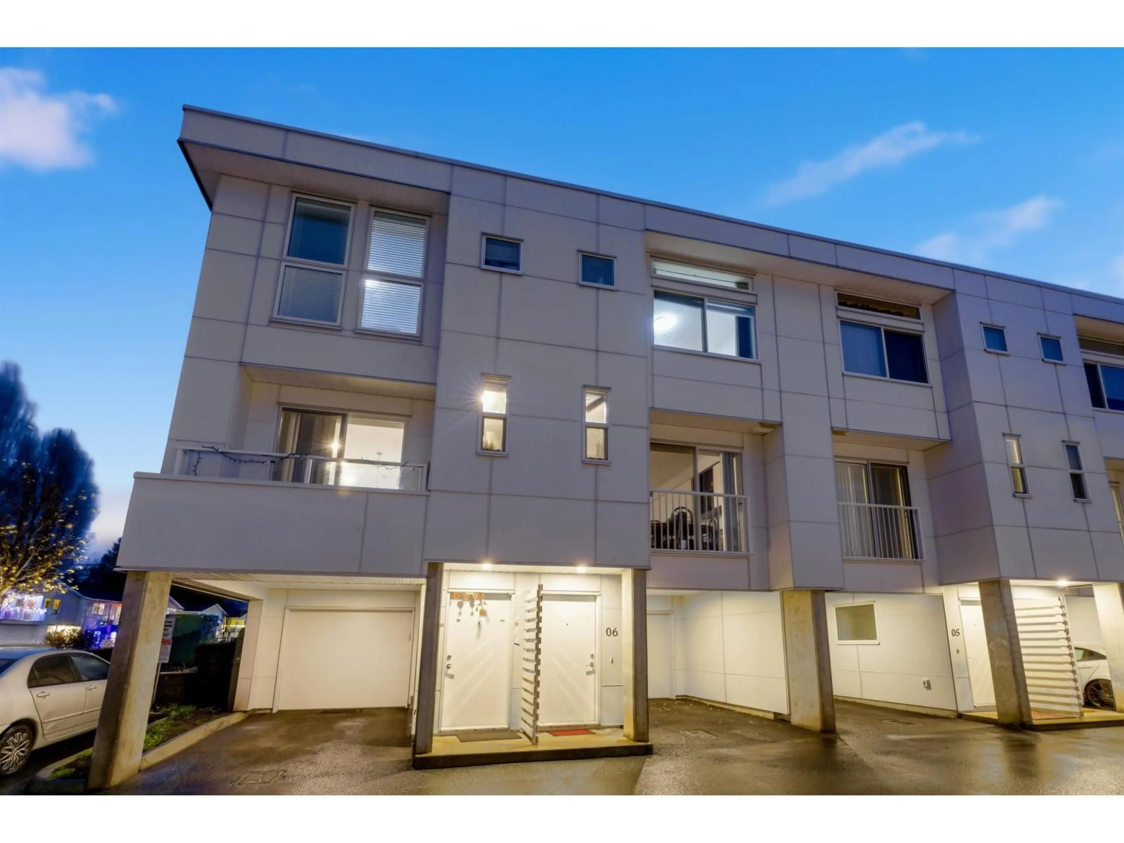 Unknown for 6 - 2505 WARE STREET, Abbotsford British Columbia V2S3E2