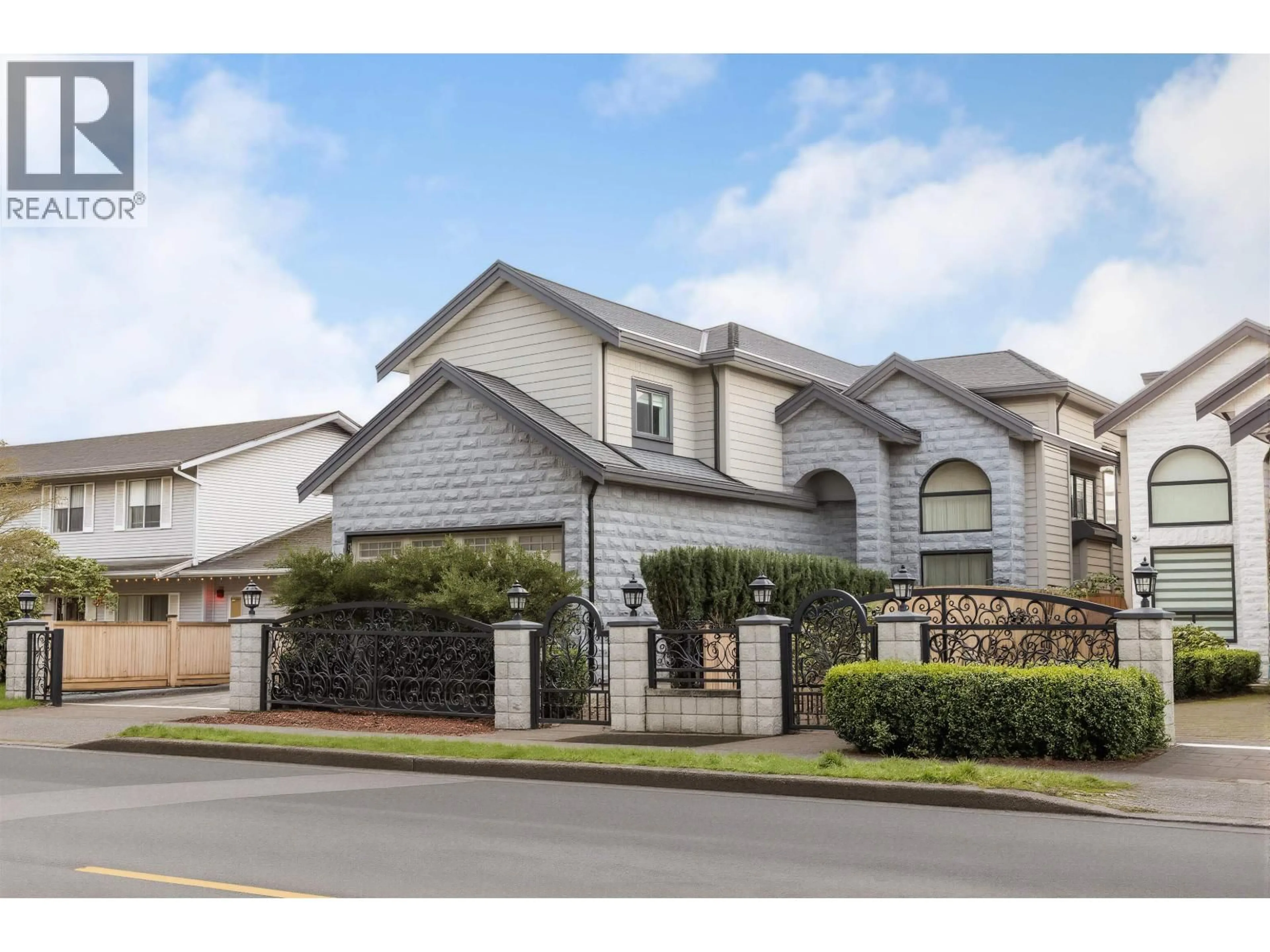 Home with vinyl exterior material, street for 3820 BLUNDELL ROAD, Richmond British Columbia V7C1G4